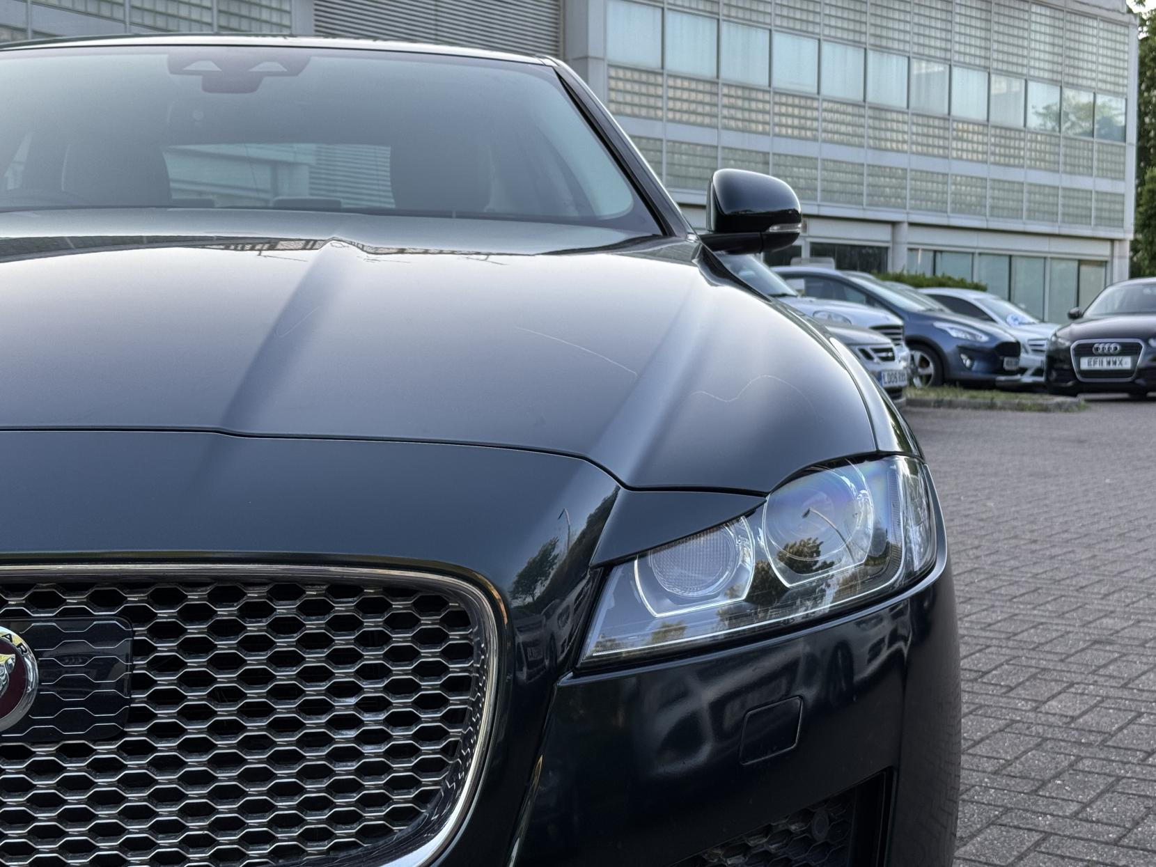 Jaguar XF 2.0d Portfolio Saloon 4dr Diesel Auto Euro 6 (s/s) (180 ps)
