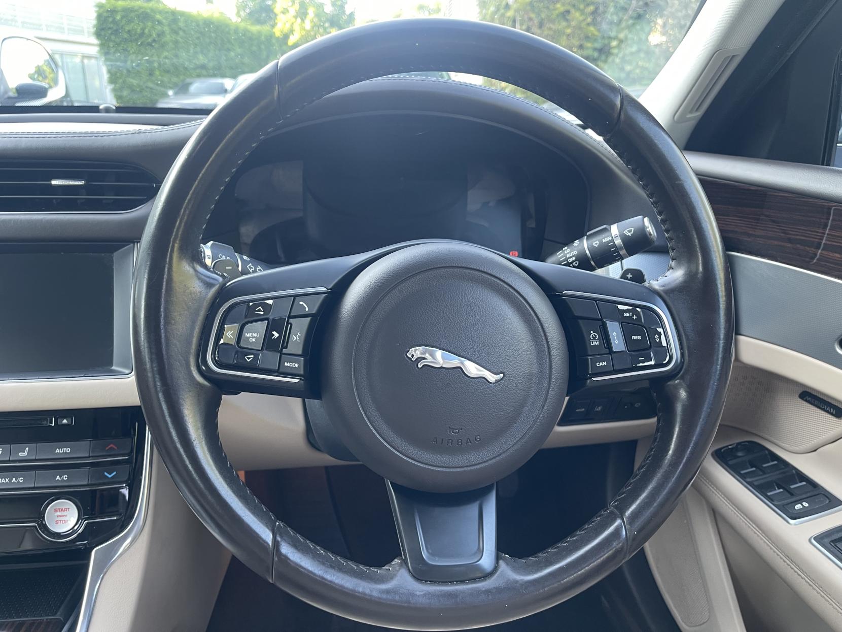 Jaguar XF 2.0d Portfolio Saloon 4dr Diesel Auto Euro 6 (s/s) (180 ps)