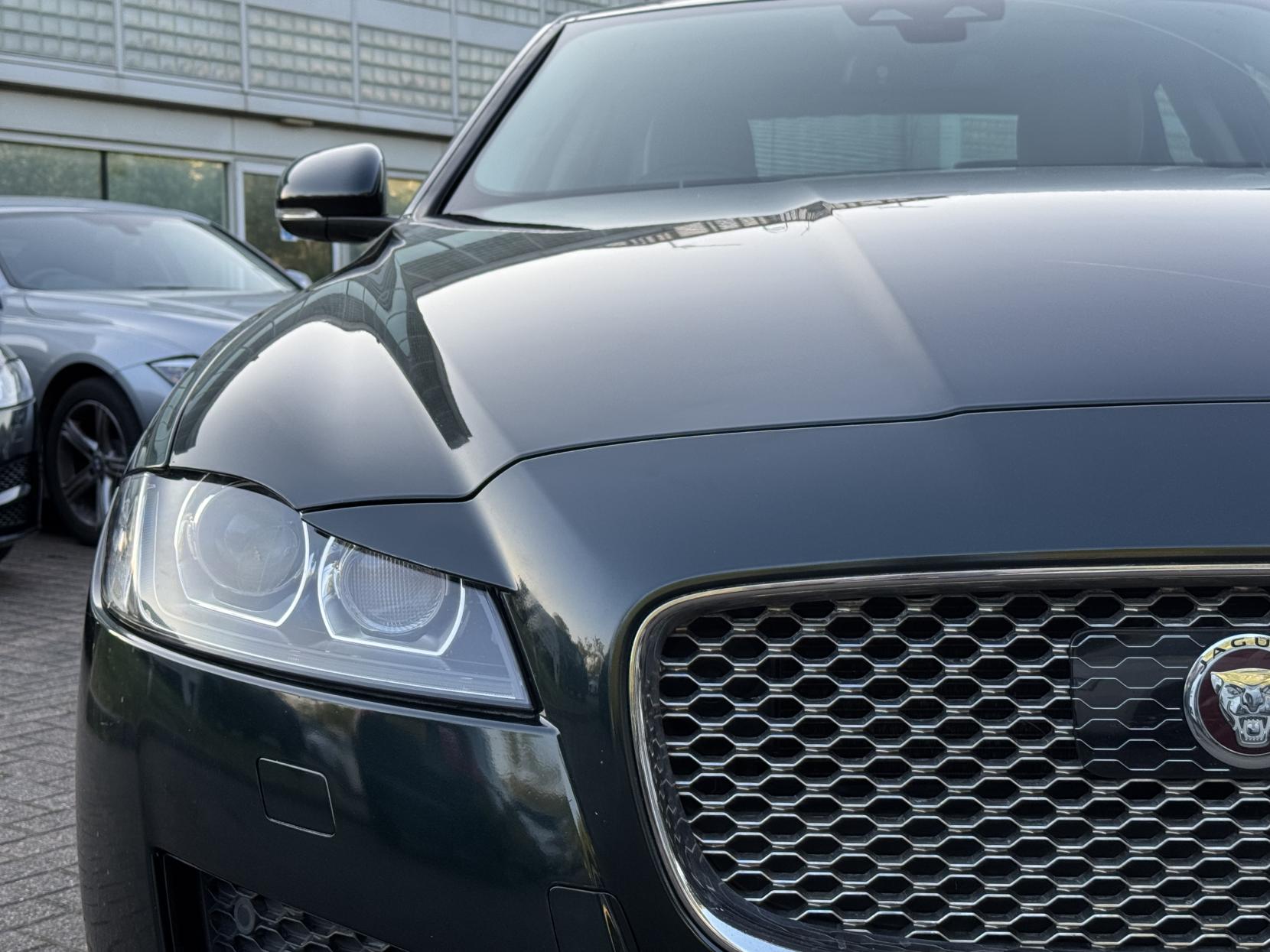 Jaguar XF 2.0d Portfolio Saloon 4dr Diesel Auto Euro 6 (s/s) (180 ps)