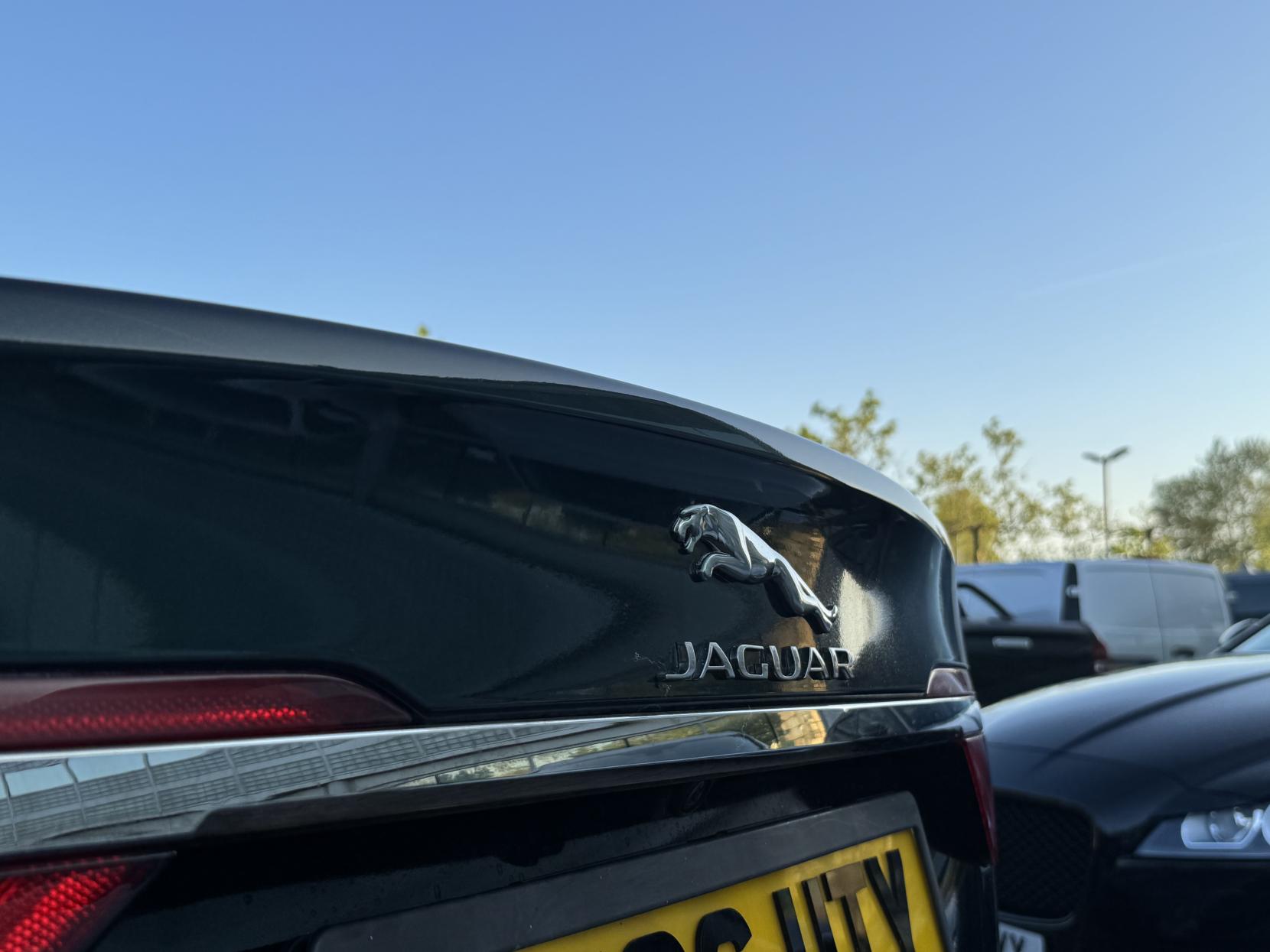 Jaguar XF 2.0d Portfolio Saloon 4dr Diesel Auto Euro 6 (s/s) (180 ps)
