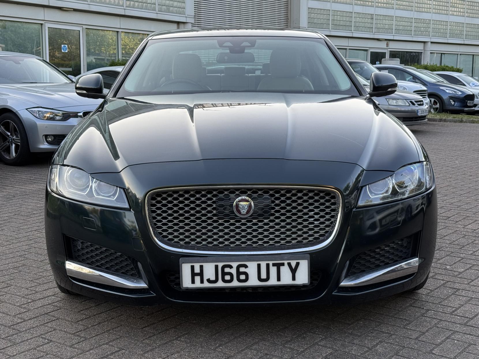 Jaguar XF 2.0d Portfolio Saloon 4dr Diesel Auto Euro 6 (s/s) (180 ps)