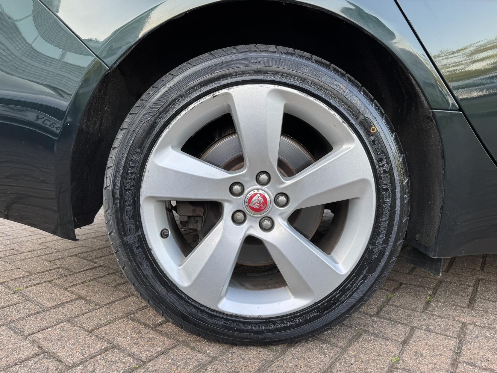 Jaguar XF 2.0d Portfolio Saloon 4dr Diesel Auto Euro 6 (s/s) (180 ps)