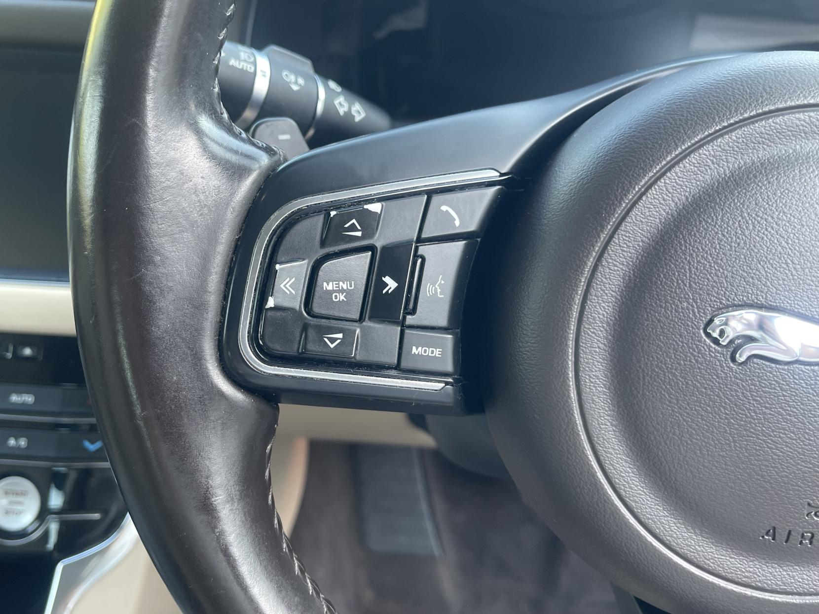 Jaguar XF 2.0d Portfolio Saloon 4dr Diesel Auto Euro 6 (s/s) (180 ps)