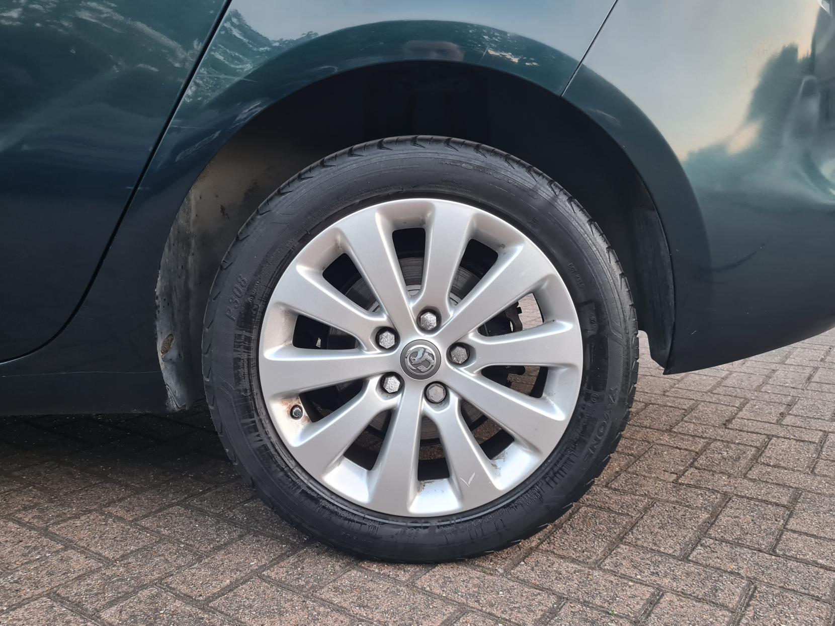 Vauxhall Zafira Tourer 1.4i Turbo Energy MPV 5dr Petrol Auto Euro 6 (140 ps)