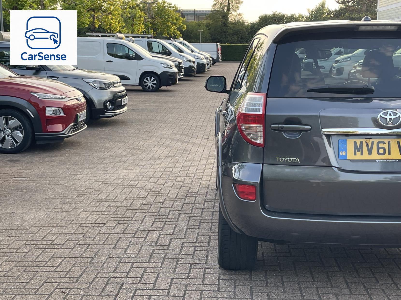 Toyota RAV4 2.2 D-CAT SR SUV 5dr Diesel Auto 4WD Euro 5 (150 ps)