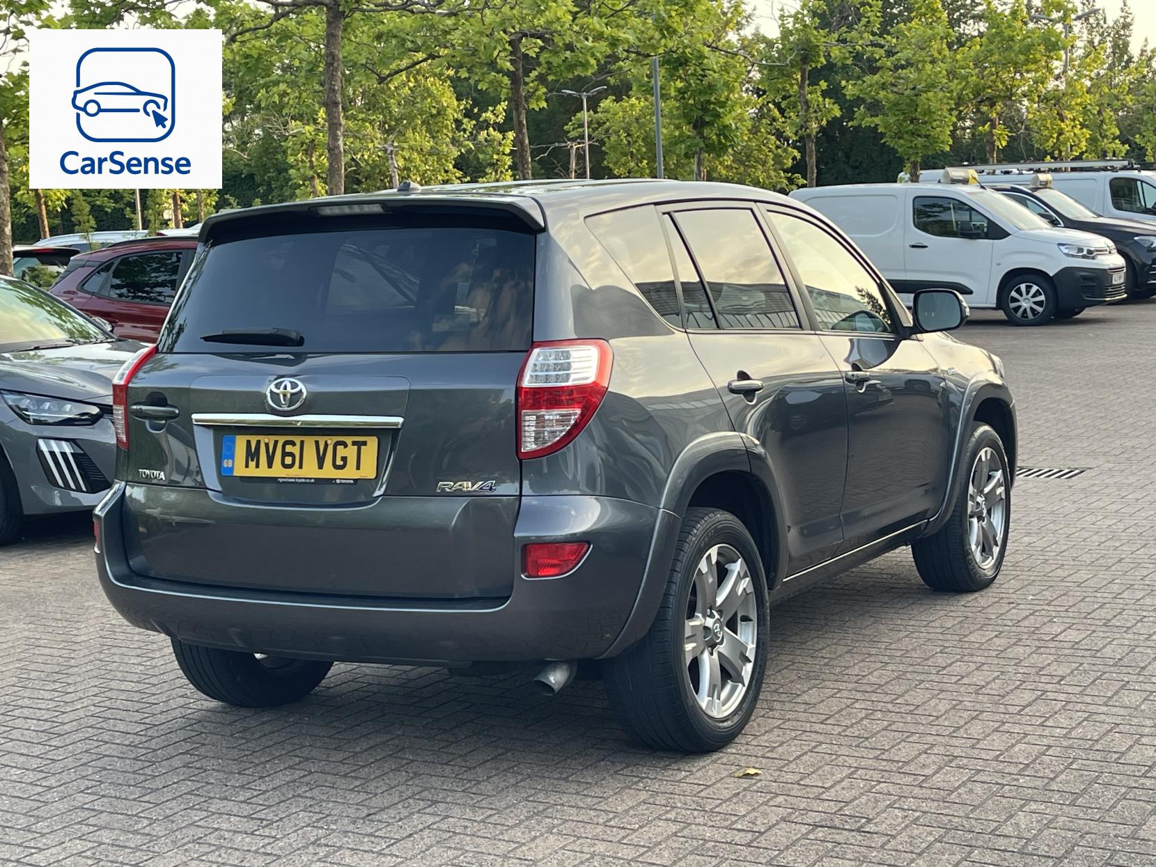 Toyota RAV4 2.2 D-CAT SR SUV 5dr Diesel Auto 4WD Euro 5 (150 ps)
