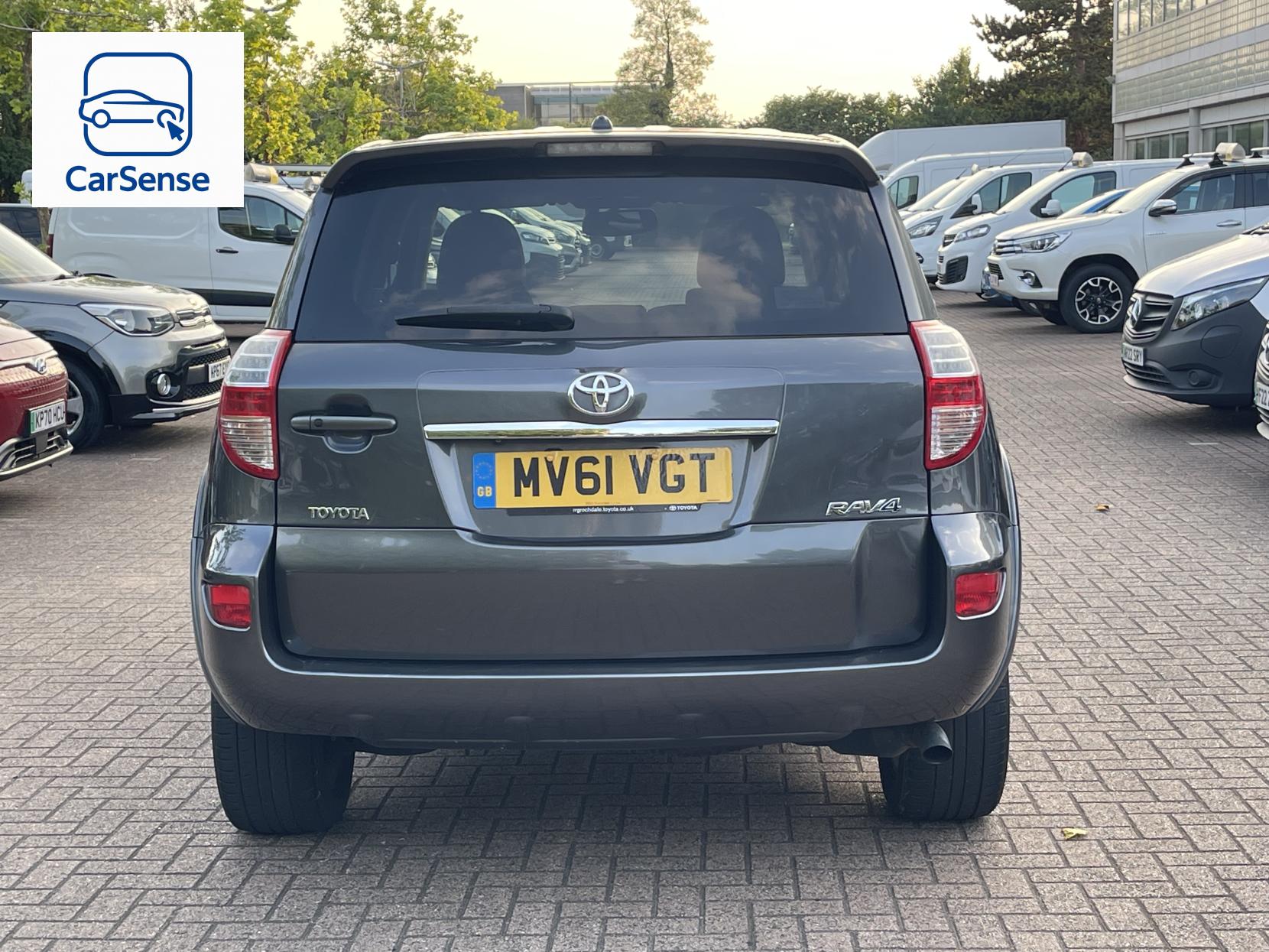 Toyota RAV4 2.2 D-CAT SR SUV 5dr Diesel Auto 4WD Euro 5 (150 ps)