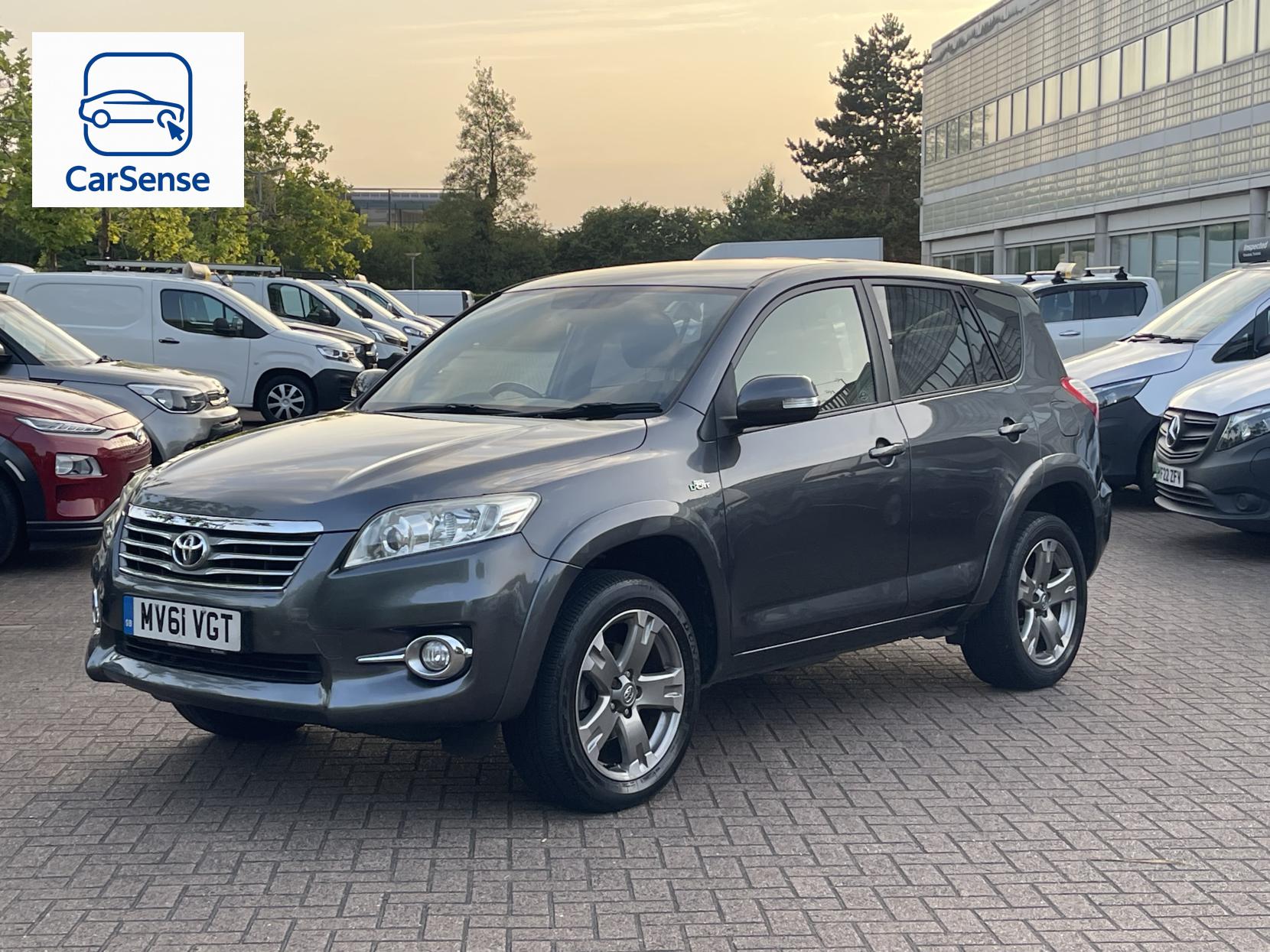 Toyota RAV4 2.2 D-CAT SR SUV 5dr Diesel Auto 4WD Euro 5 (150 ps)