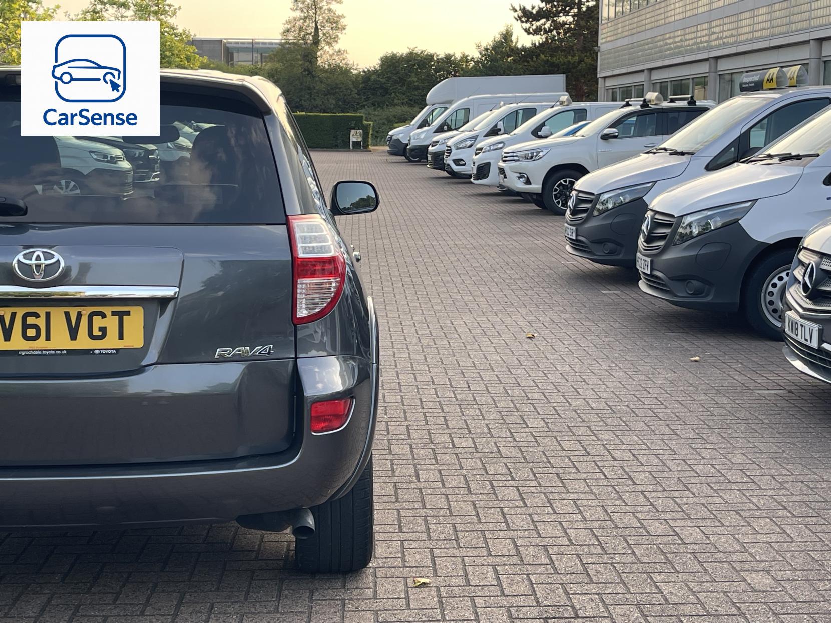 Toyota RAV4 2.2 D-CAT SR SUV 5dr Diesel Auto 4WD Euro 5 (150 ps)