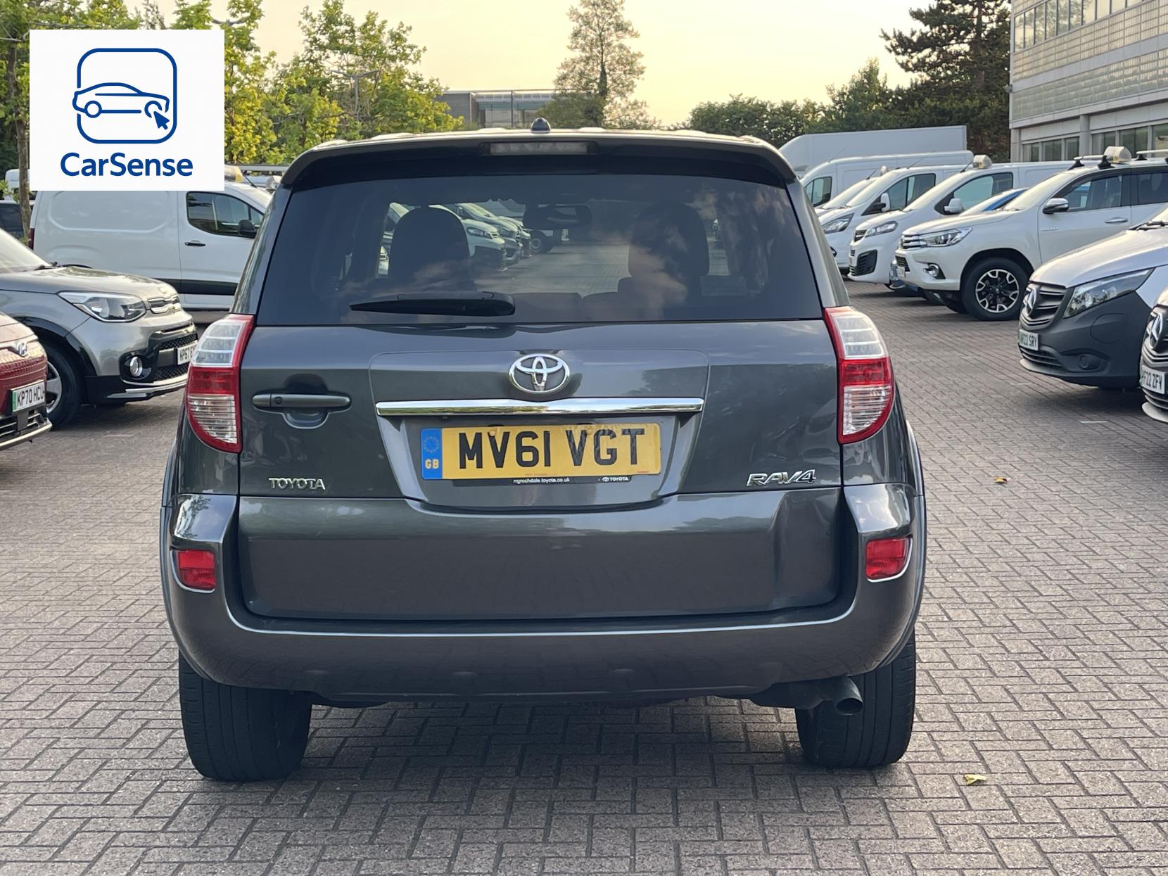 Toyota RAV4 2.2 D-CAT SR SUV 5dr Diesel Auto 4WD Euro 5 (150 ps)