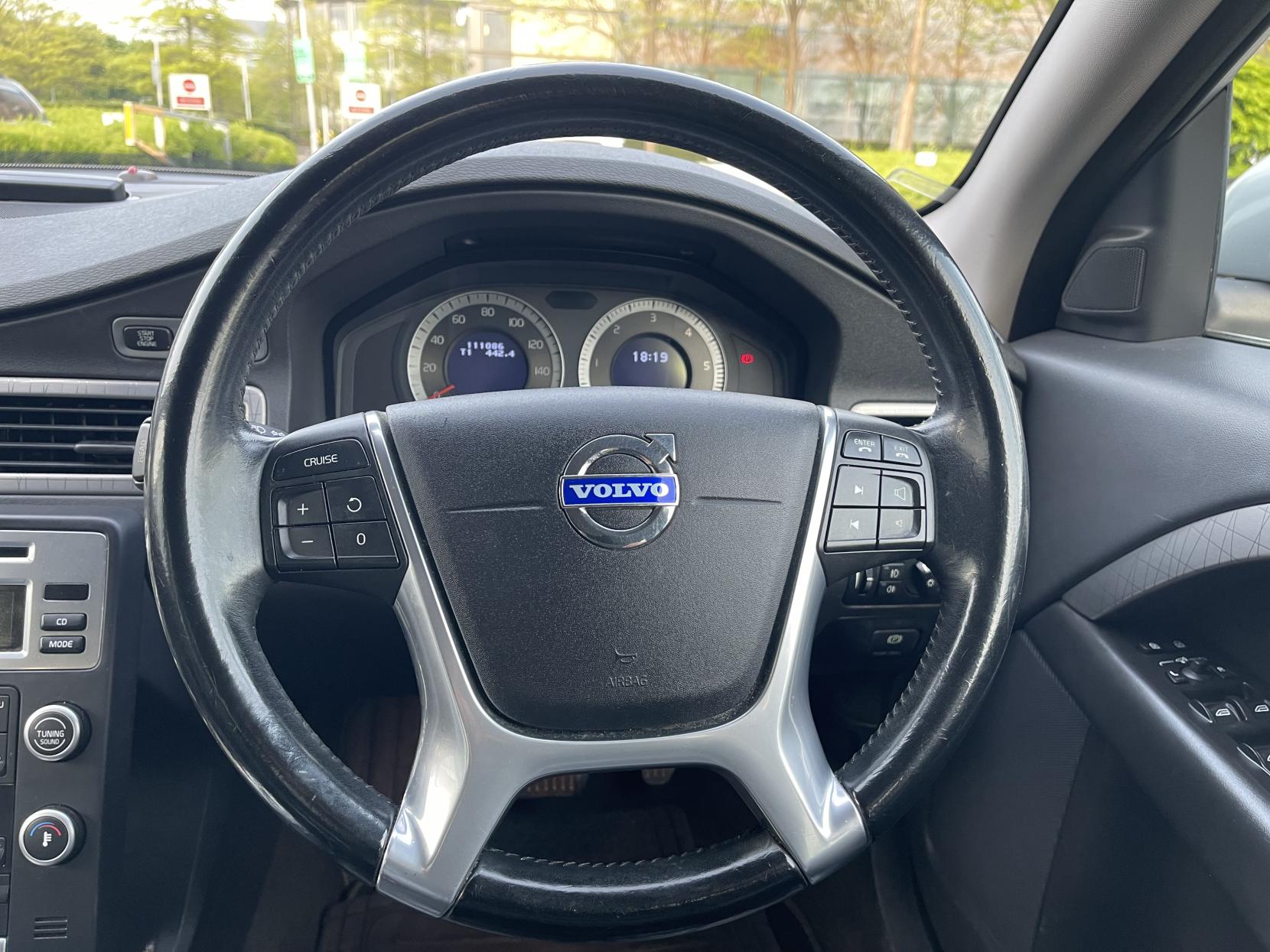Volvo XC70 2.4 D5 SE Lux Premium Estate 5dr Diesel Geartronic AWD Euro 5 (205 ps)