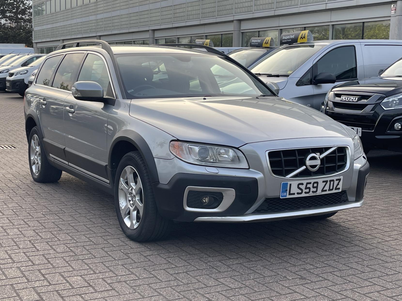 Volvo XC70 2.4 D5 SE Lux Premium Estate 5dr Diesel Geartronic AWD Euro 5 (205 ps)