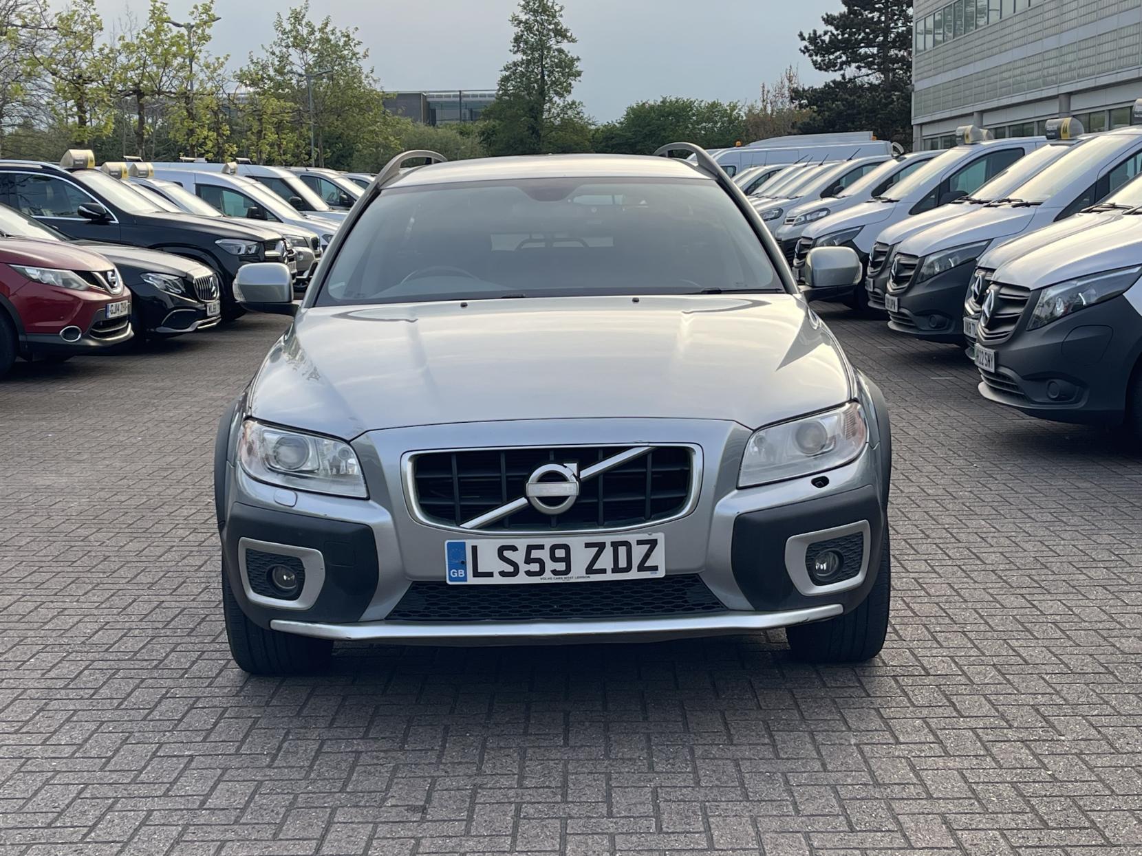 Volvo XC70 2.4 D5 SE Lux Premium Estate 5dr Diesel Geartronic AWD Euro 5 (205 ps)