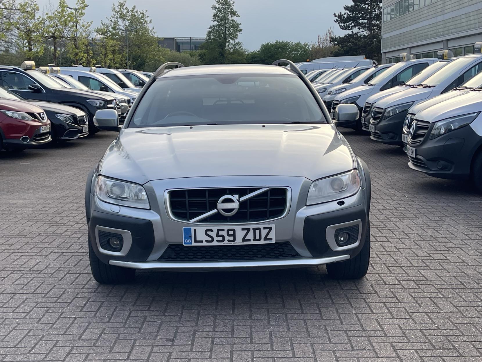 Volvo XC70 2.4 D5 SE Lux Premium Estate 5dr Diesel Geartronic AWD Euro 5 (205 ps)