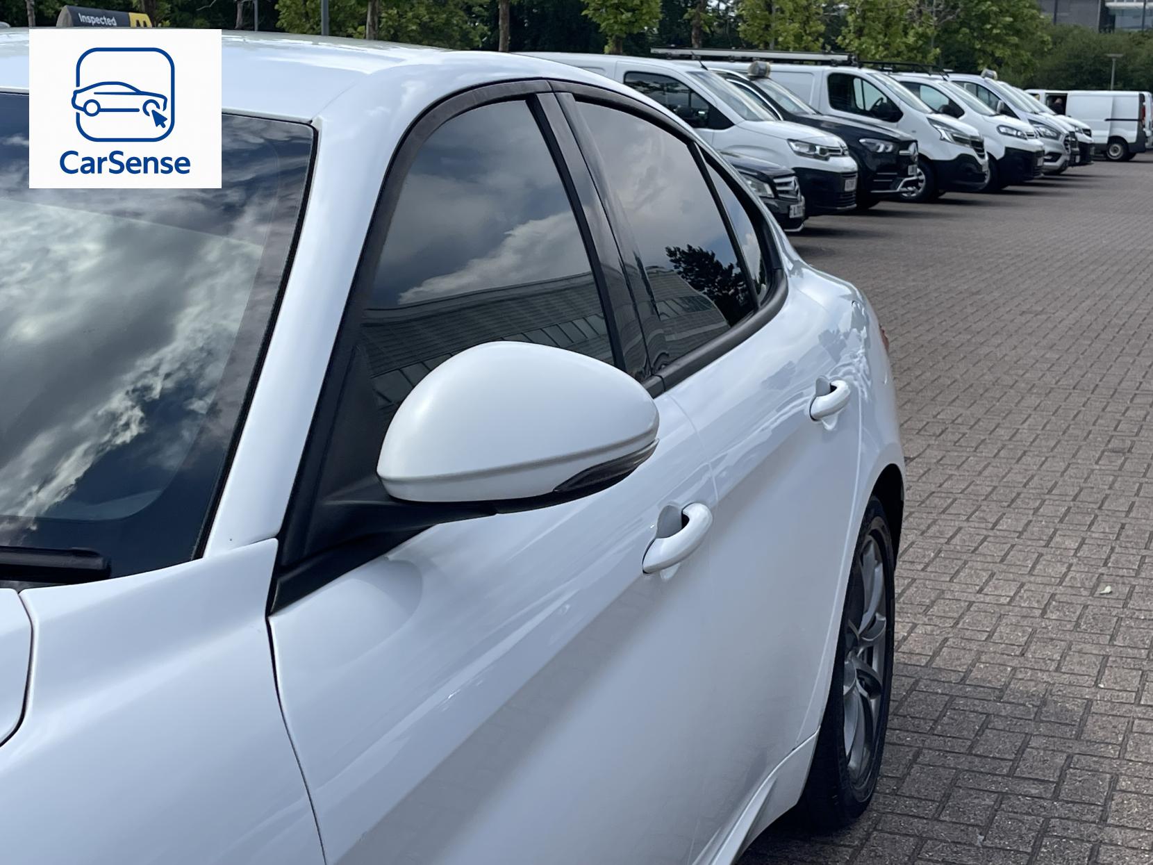Alfa Romeo Giulia 2.0T Super Saloon 4dr Petrol Auto Euro 6 (s/s) (200 ps)