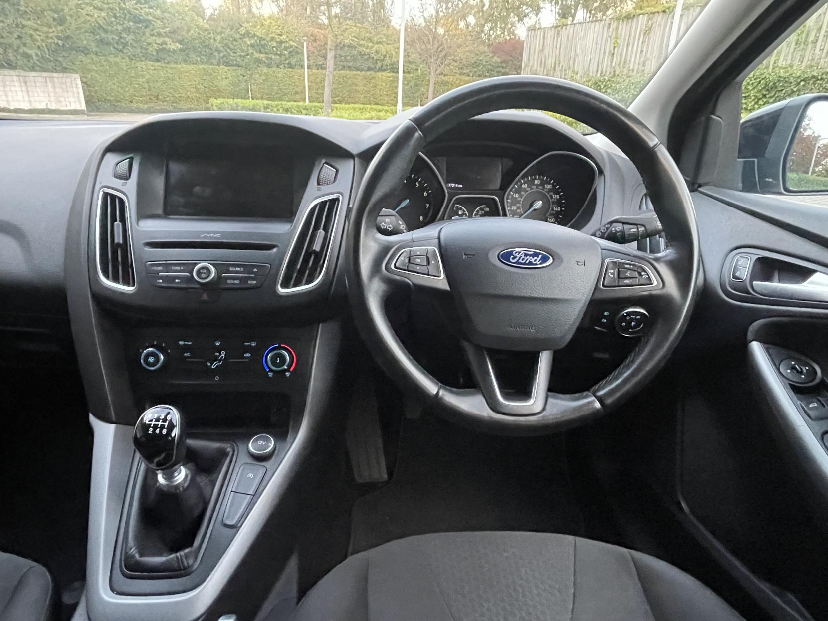 Ford Focus 1.0T EcoBoost Zetec Hatchback 5dr Petrol Manual Euro 6 (s/s) (125 ps)