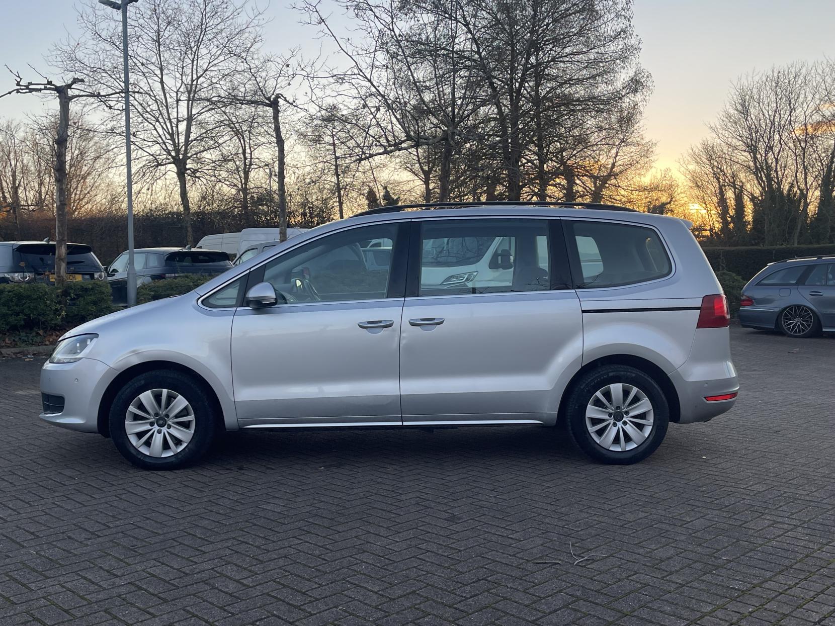 Volkswagen Sharan 2.0 TDI BlueMotion Tech SE MPV 5dr Diesel DSG Euro 5 (s/s) (140 ps)