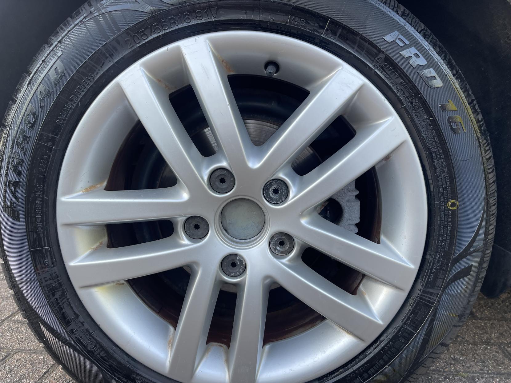 Volkswagen Golf 2.0 TDI GT (Leather) Hatchback 5dr Diesel Manual Euro 5 (140 ps)