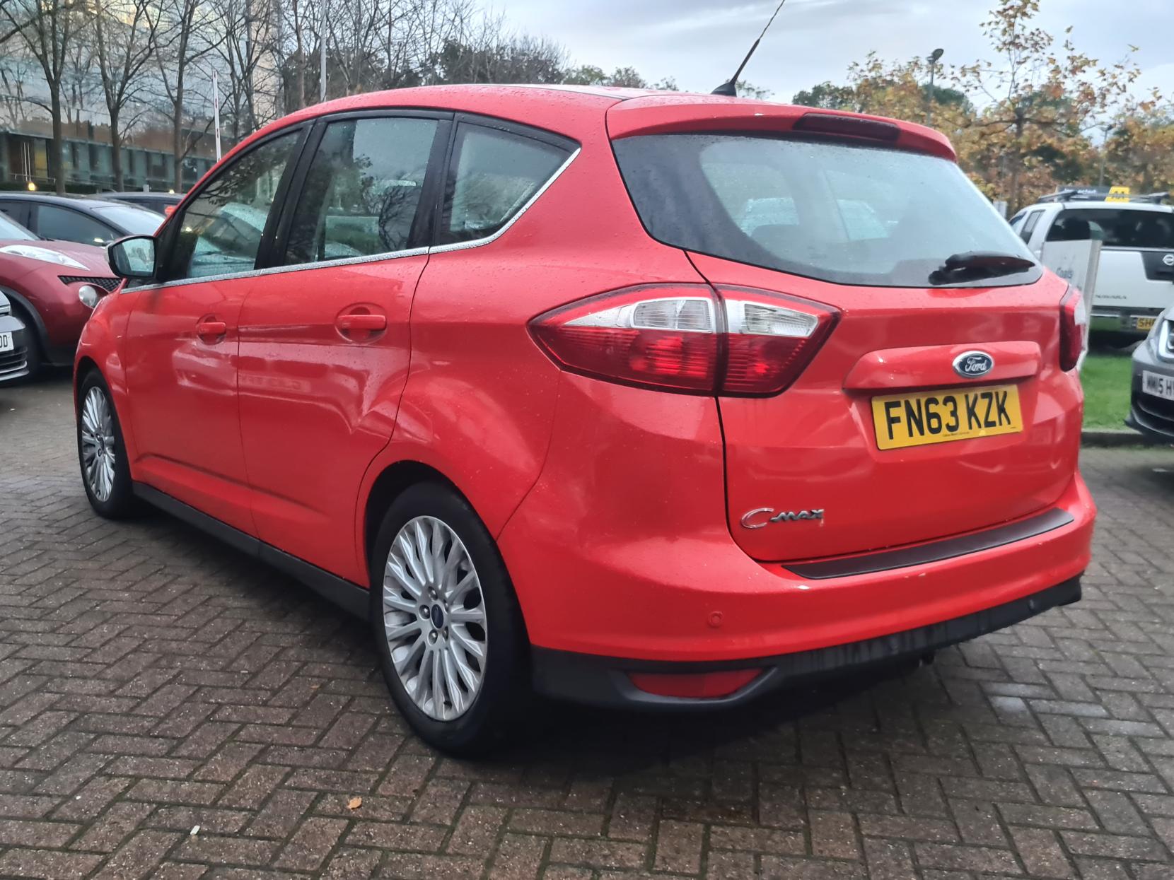 Ford C-Max 2.0 TDCi Titanium MPV 5dr Diesel Powershift Euro 5 (140 ps)