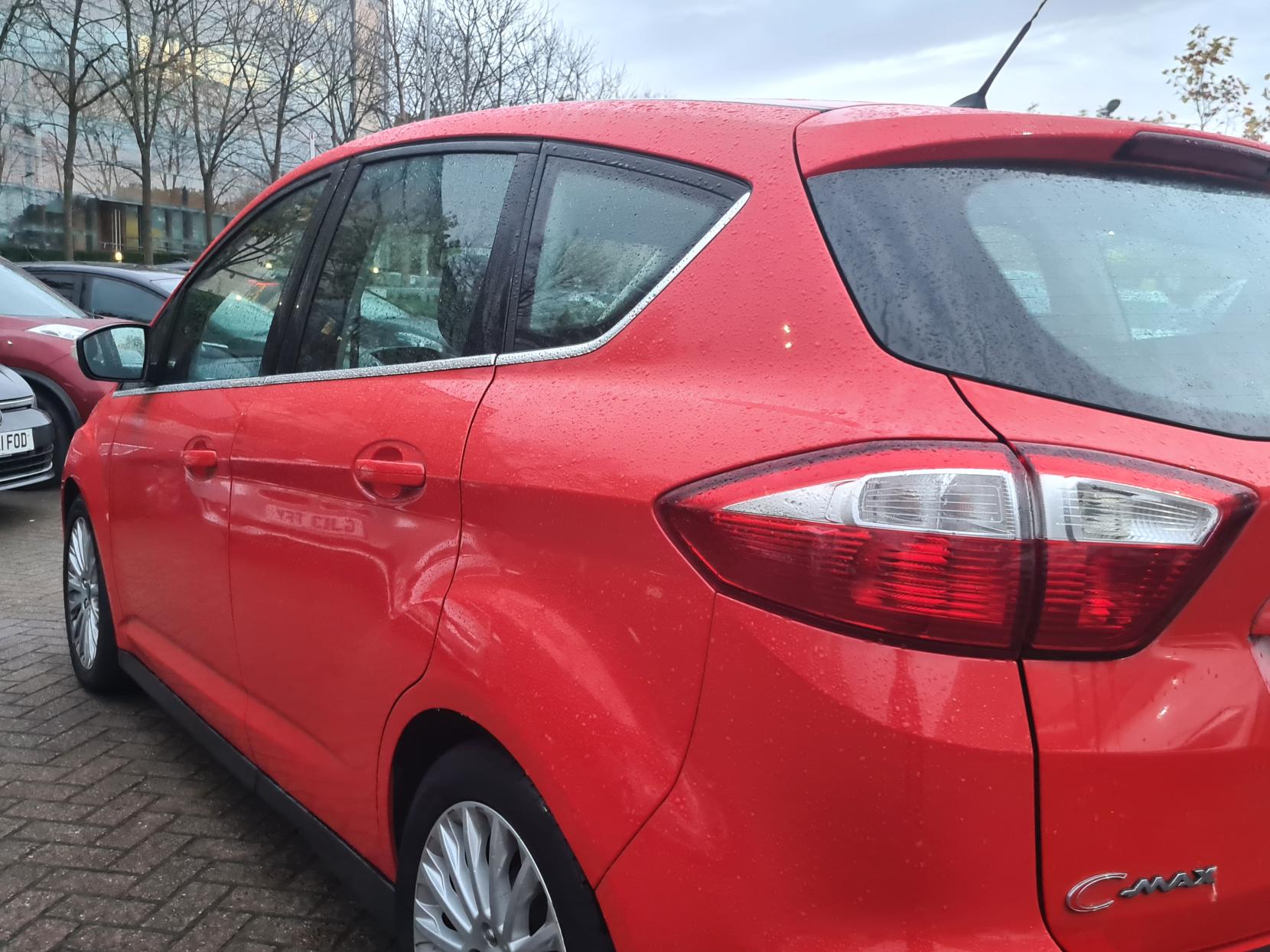 Ford C-Max 2.0 TDCi Titanium MPV 5dr Diesel Powershift Euro 5 (140 ps)