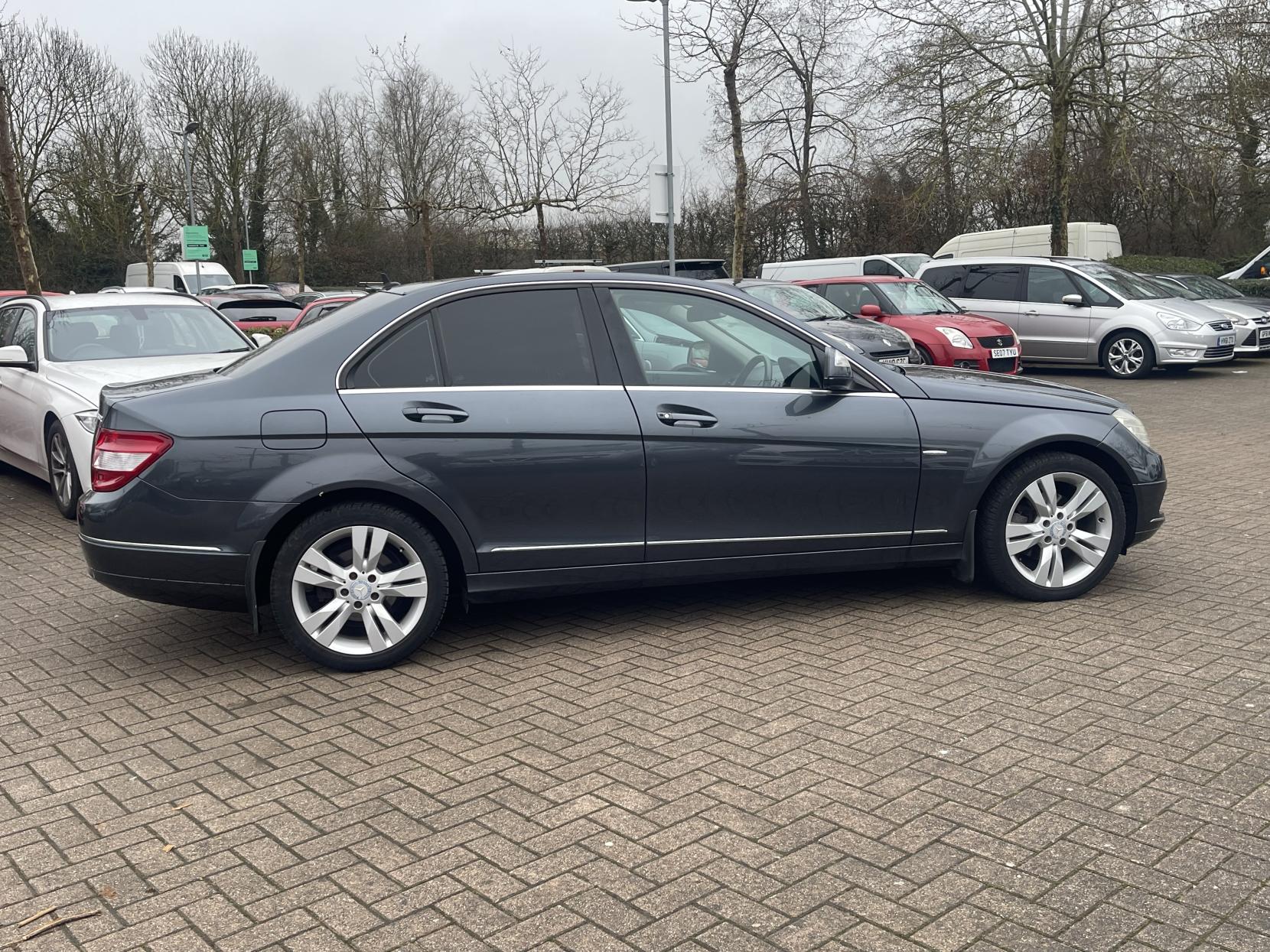 Mercedes-Benz C Class 1.8 C180K Elegance Saloon 4dr Petrol Auto Euro 4 (156 ps)