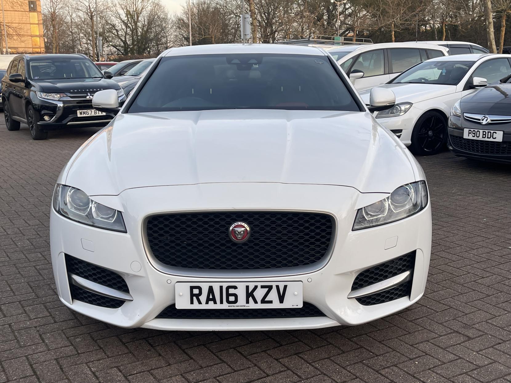 Jaguar XF 2.0d R-Sport Saloon 4dr Diesel Auto Euro 6 (s/s) (180 ps)