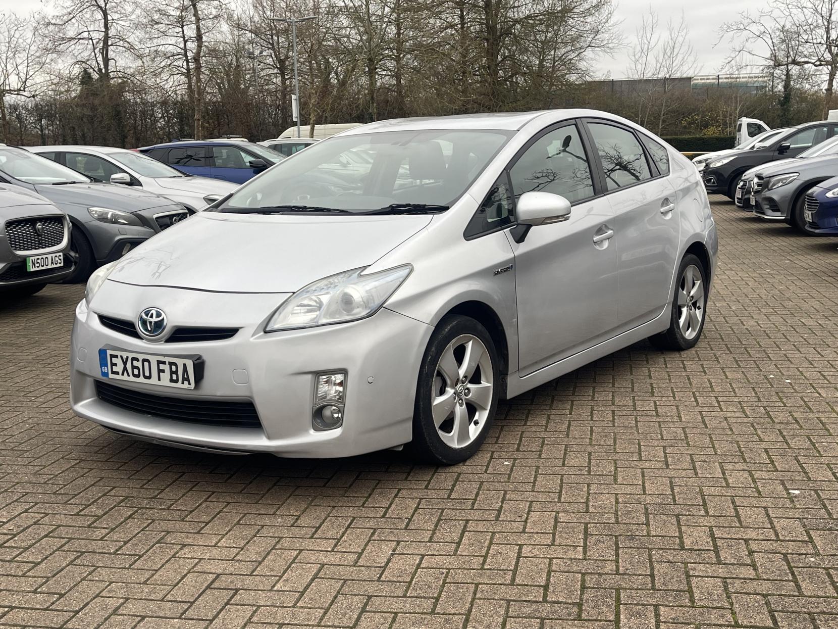 Toyota Prius 1.8 VVT-h T Spirit Hatchback 5dr Petrol Hybrid CVT Euro 5 (s/s) (136 ps)