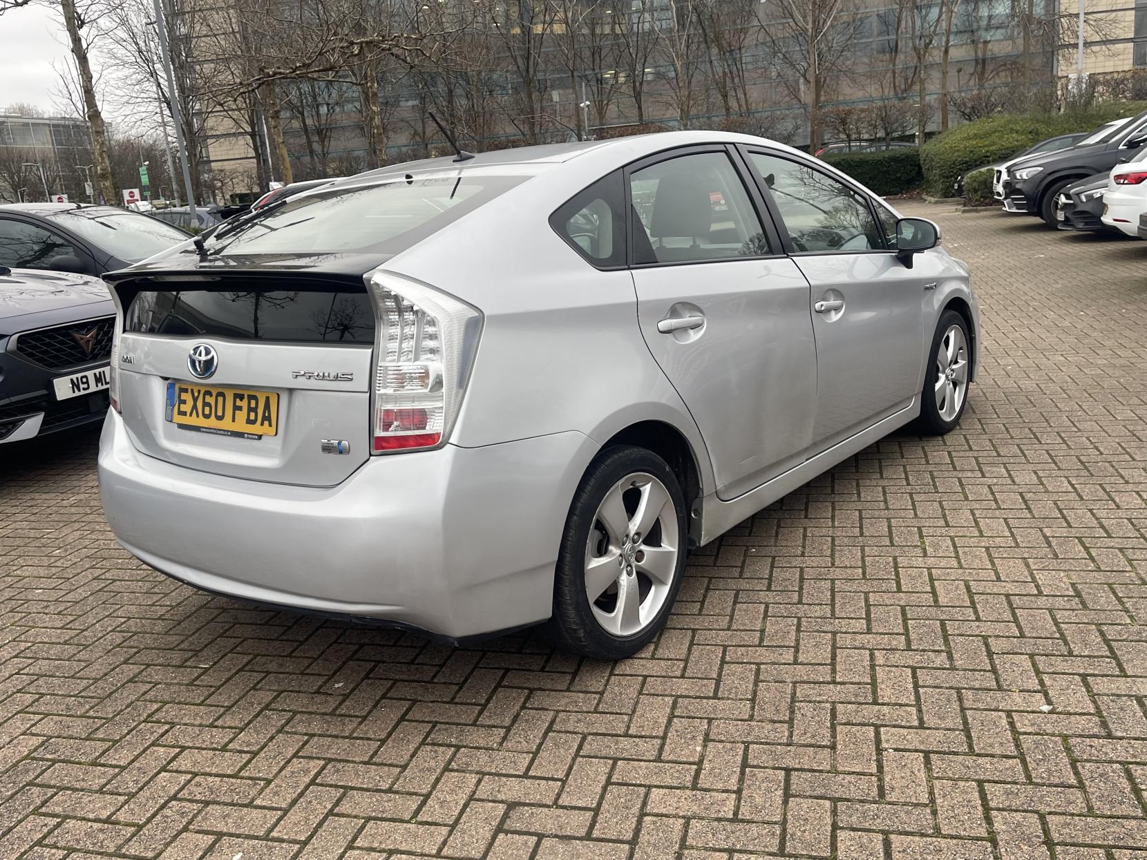 Toyota Prius 1.8 VVT-h T Spirit Hatchback 5dr Petrol Hybrid CVT Euro 5 (s/s) (136 ps)