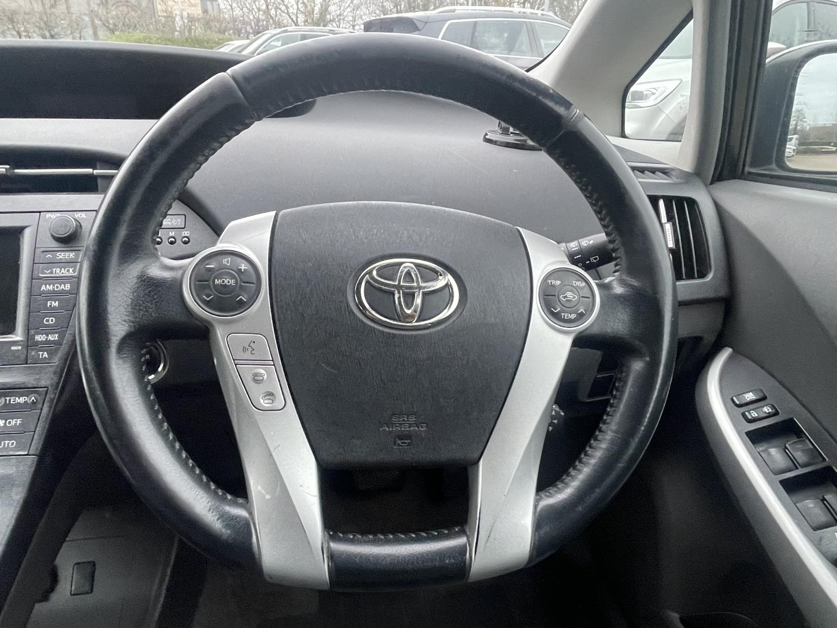 Toyota Prius 1.8 VVT-h T Spirit Hatchback 5dr Petrol Hybrid CVT Euro 5 (s/s) (136 ps)