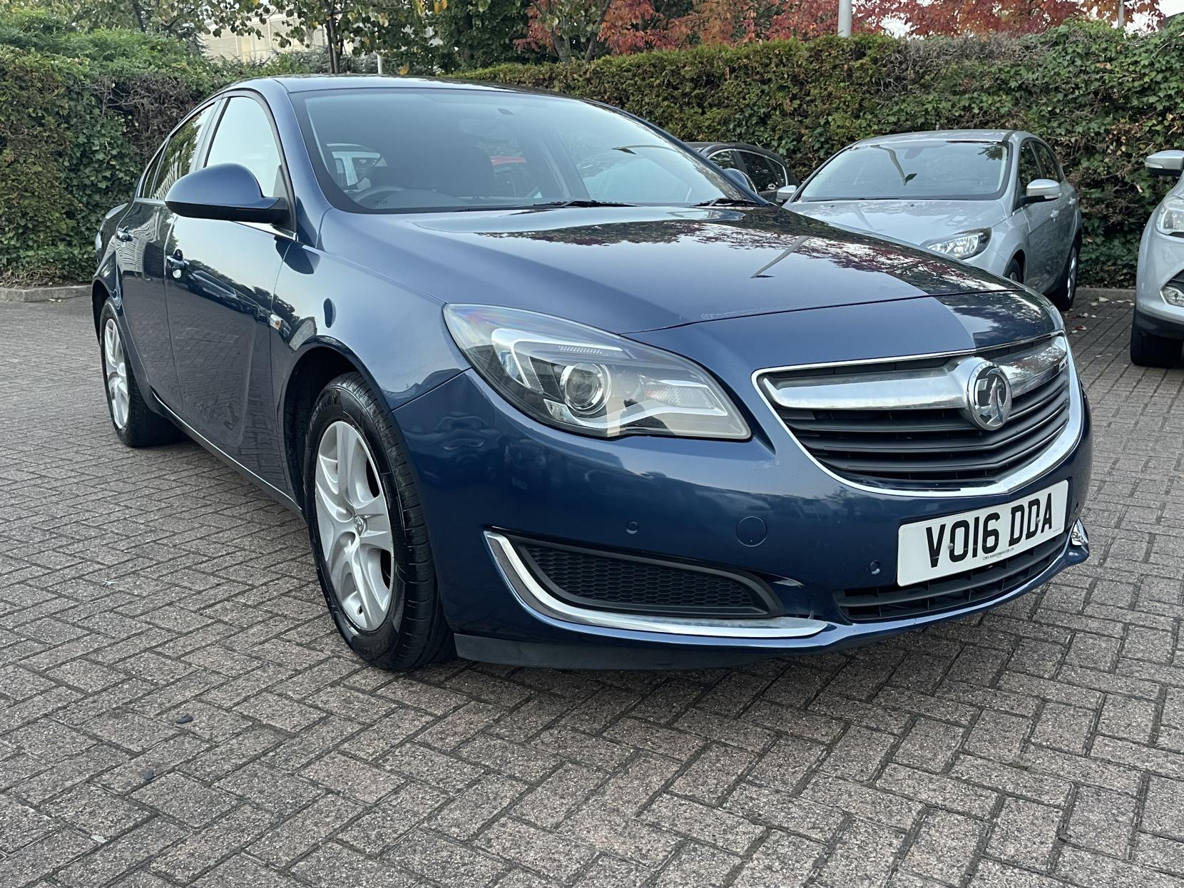 Vauxhall Insignia 1.6 CDTi Design Nav Hatchback 5dr Diesel Auto Euro 6 (136 ps)