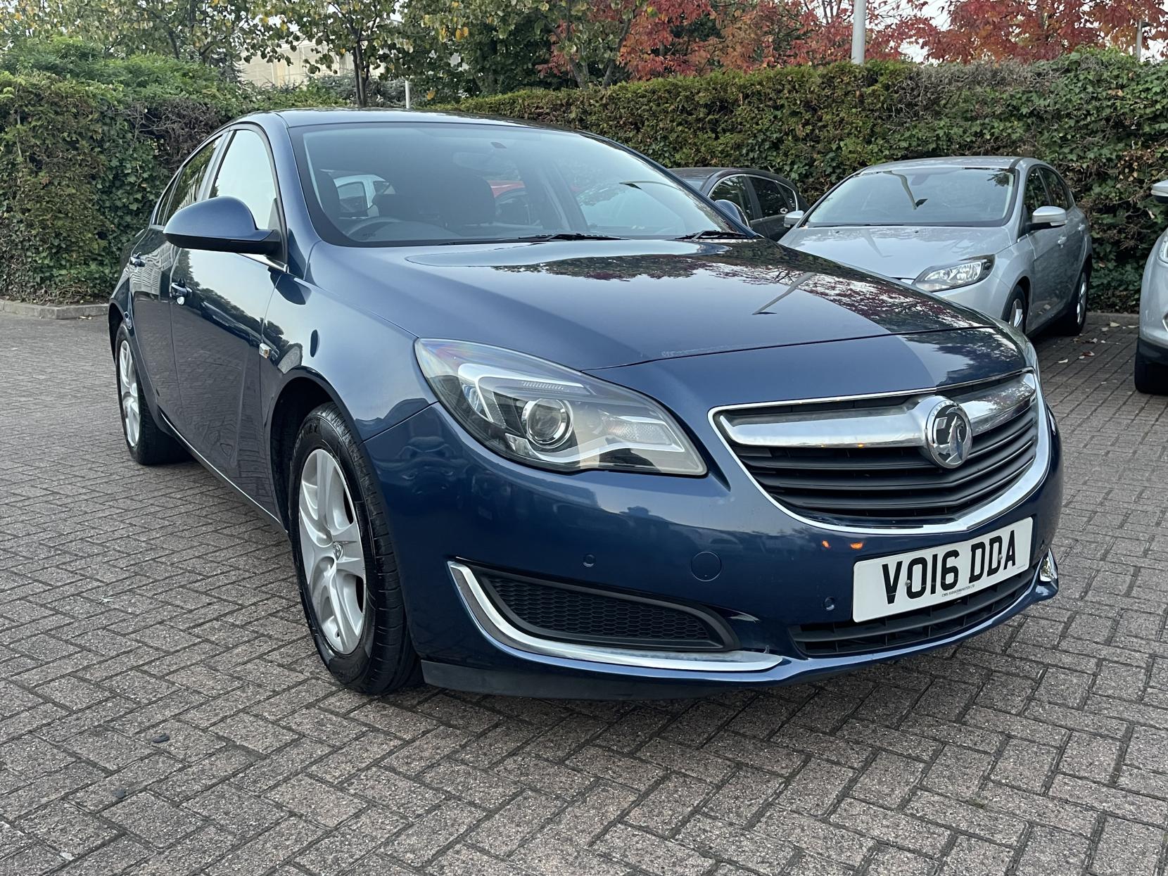 Vauxhall Insignia 1.6 CDTi Design Nav Hatchback 5dr Diesel Auto Euro 6 (136 ps)