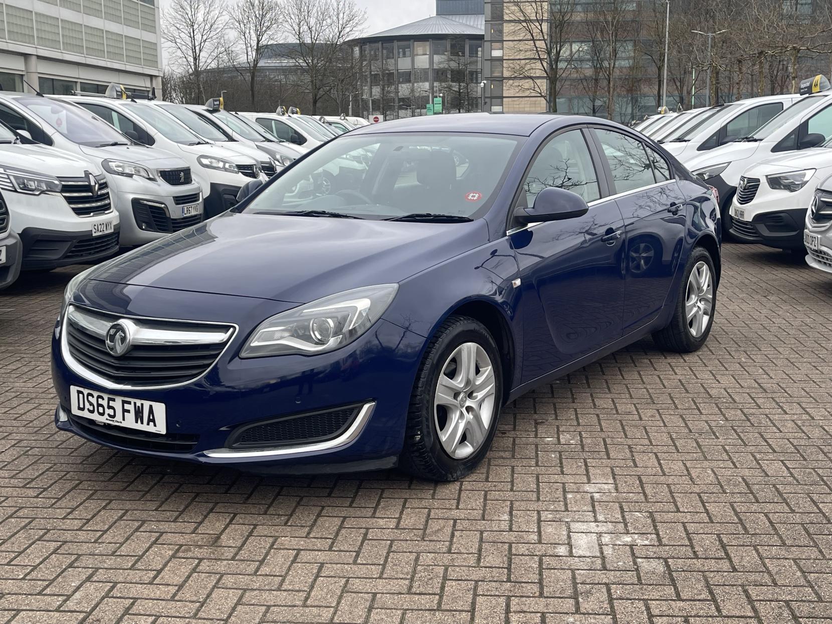 Vauxhall Insignia 1.6 CDTi Design Nav Hatchback 5dr Diesel Auto Euro 6 (136 ps)