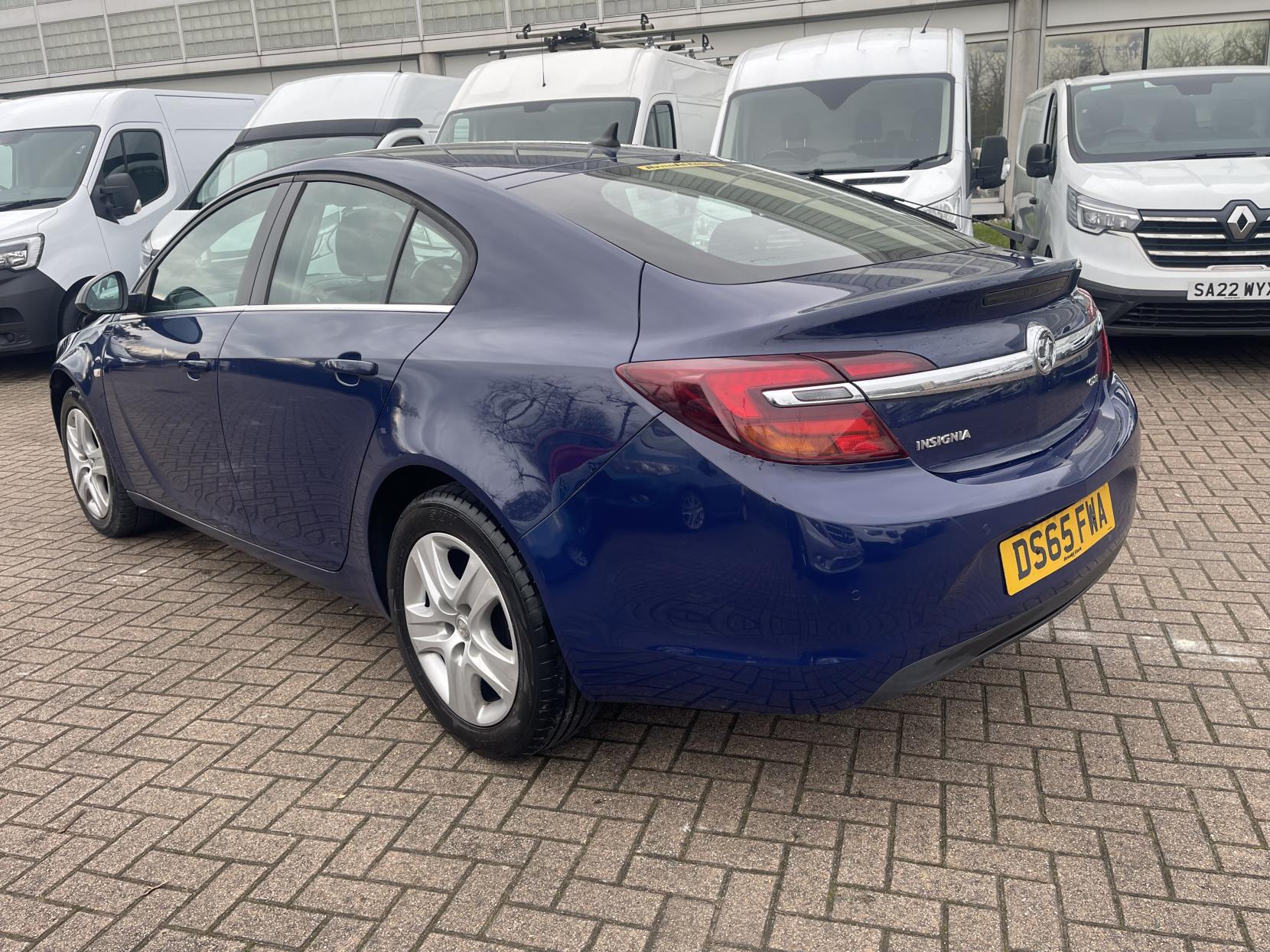 Vauxhall Insignia 1.6 CDTi Design Nav Hatchback 5dr Diesel Auto Euro 6 (136 ps)