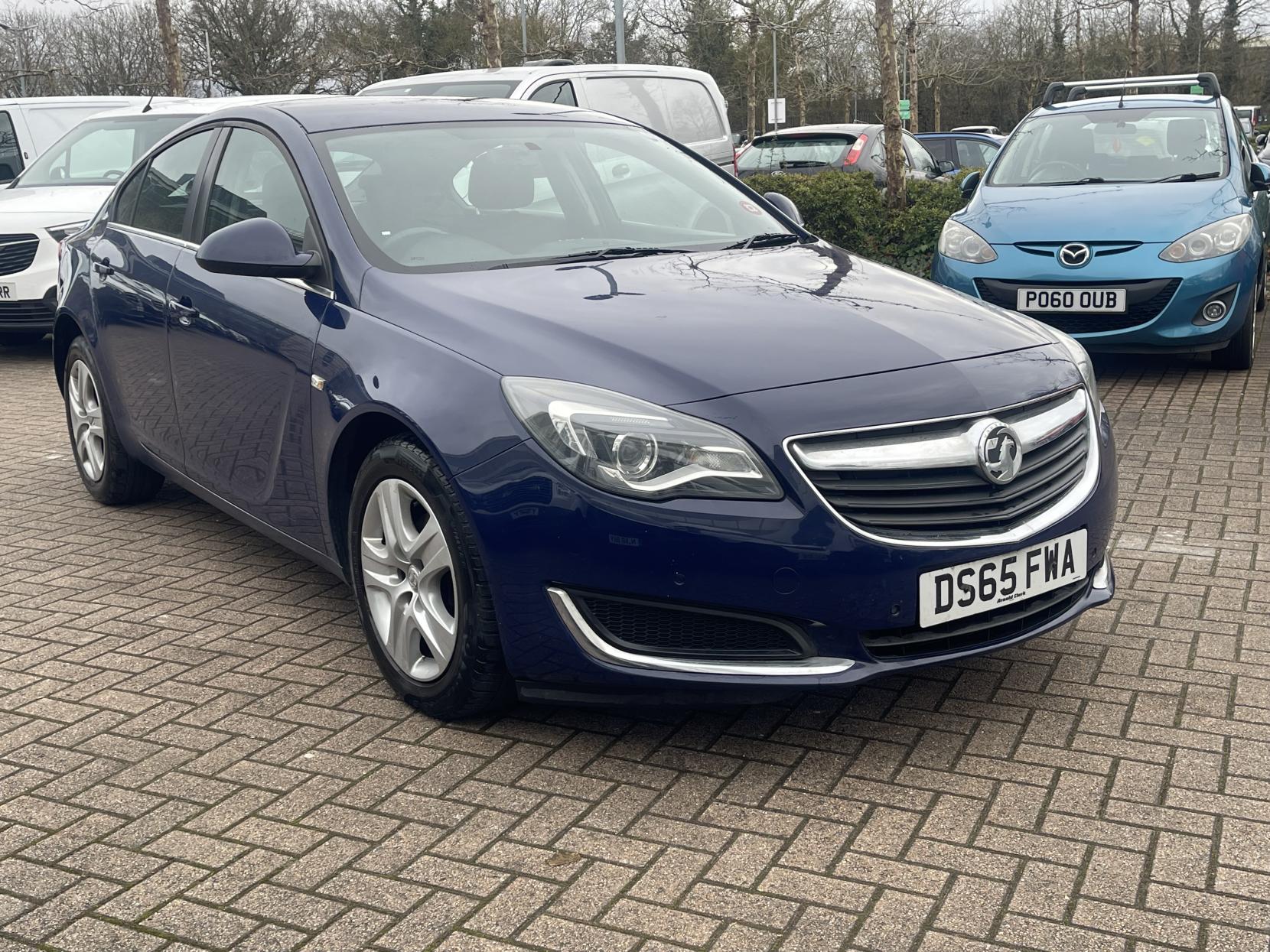 Vauxhall Insignia 1.6 CDTi Design Nav Hatchback 5dr Diesel Auto Euro 6 (136 ps)