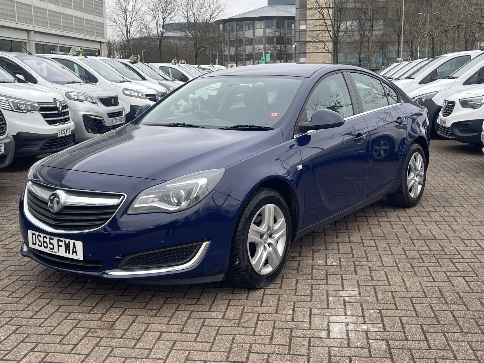 Vauxhall Insignia 1.6 CDTi Design Nav Hatchback 5dr Diesel Auto Euro 6 (136 ps)