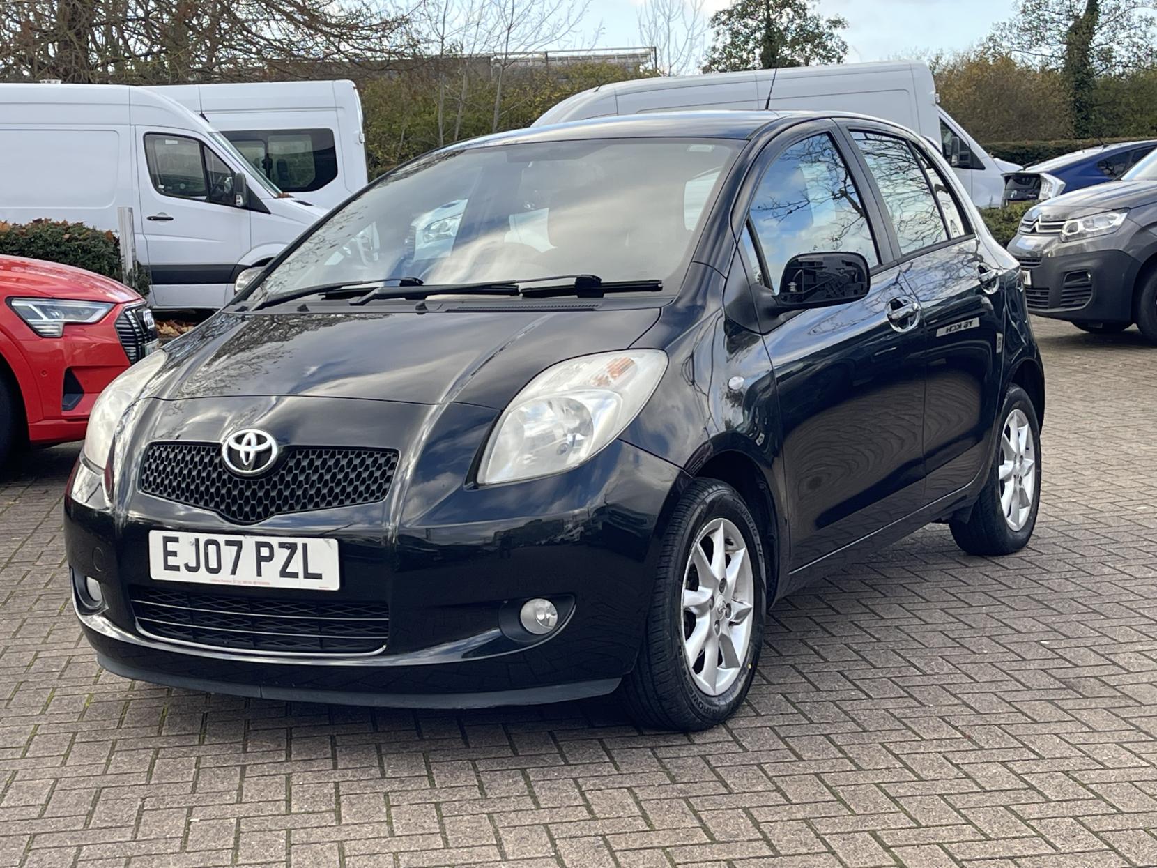 Toyota Yaris 1.3 SR Hatchback 5dr Petrol Multimode (136 g/km, 85 bhp)