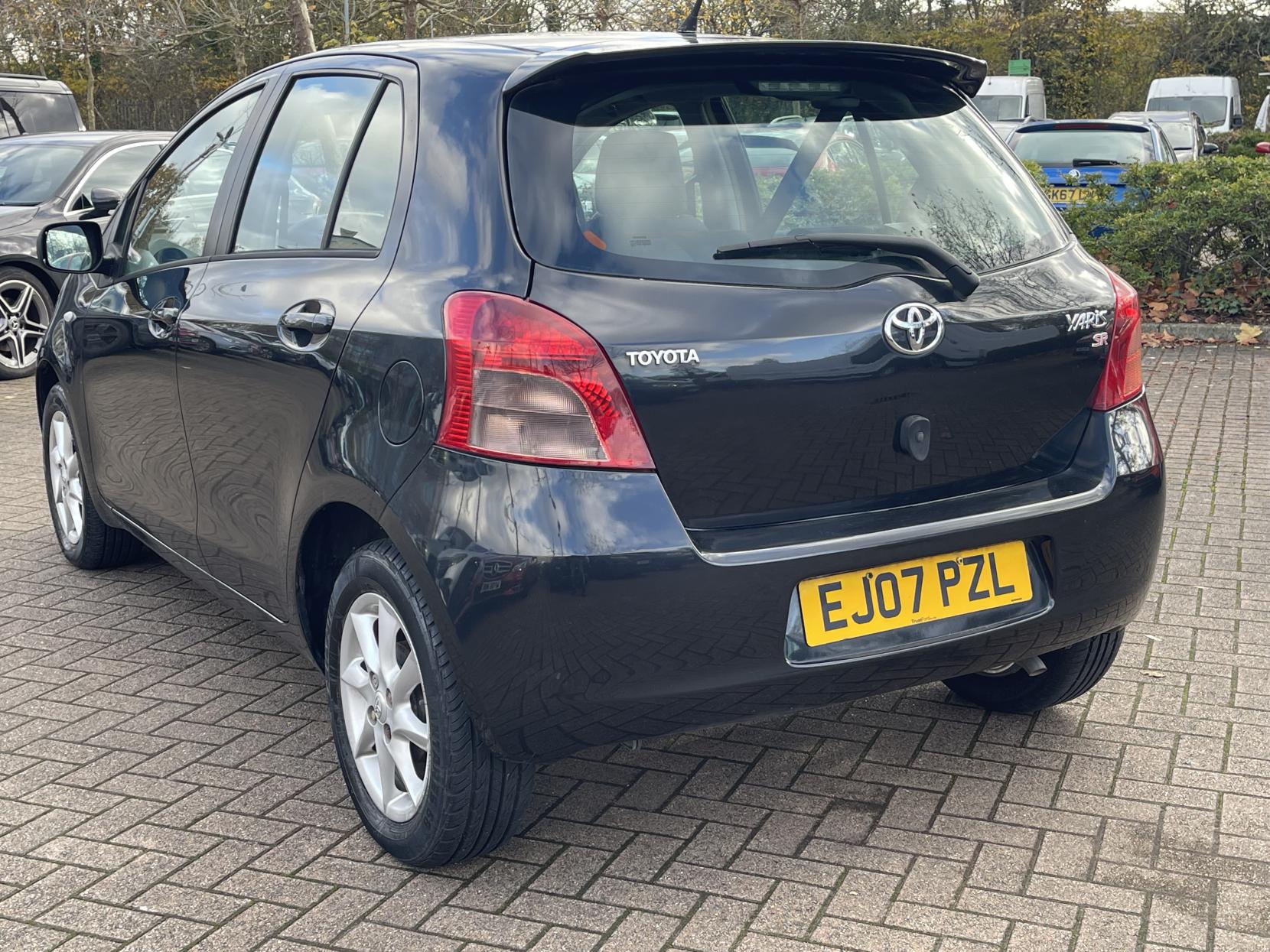 Toyota Yaris 1.3 SR Hatchback 5dr Petrol Multimode (136 g/km, 85 bhp)