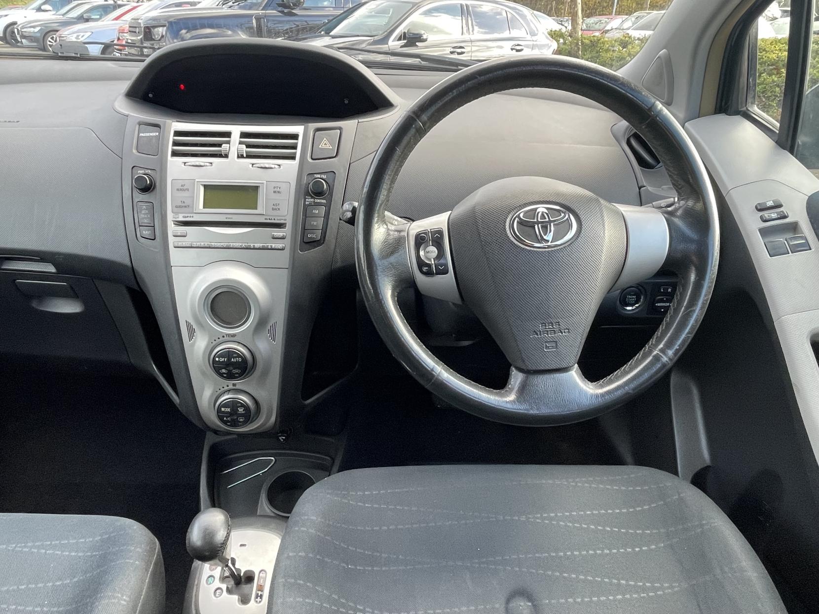 Toyota Yaris 1.3 SR Hatchback 5dr Petrol Multimode (136 g/km, 85 bhp)