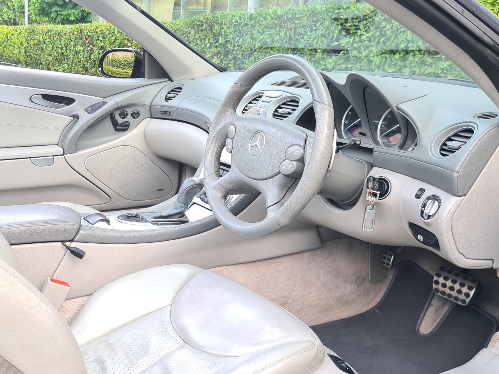 Mercedes-Benz SL 3.7 SL350 Convertible 2dr Petrol Automatic (281 g/km, 245 bhp)