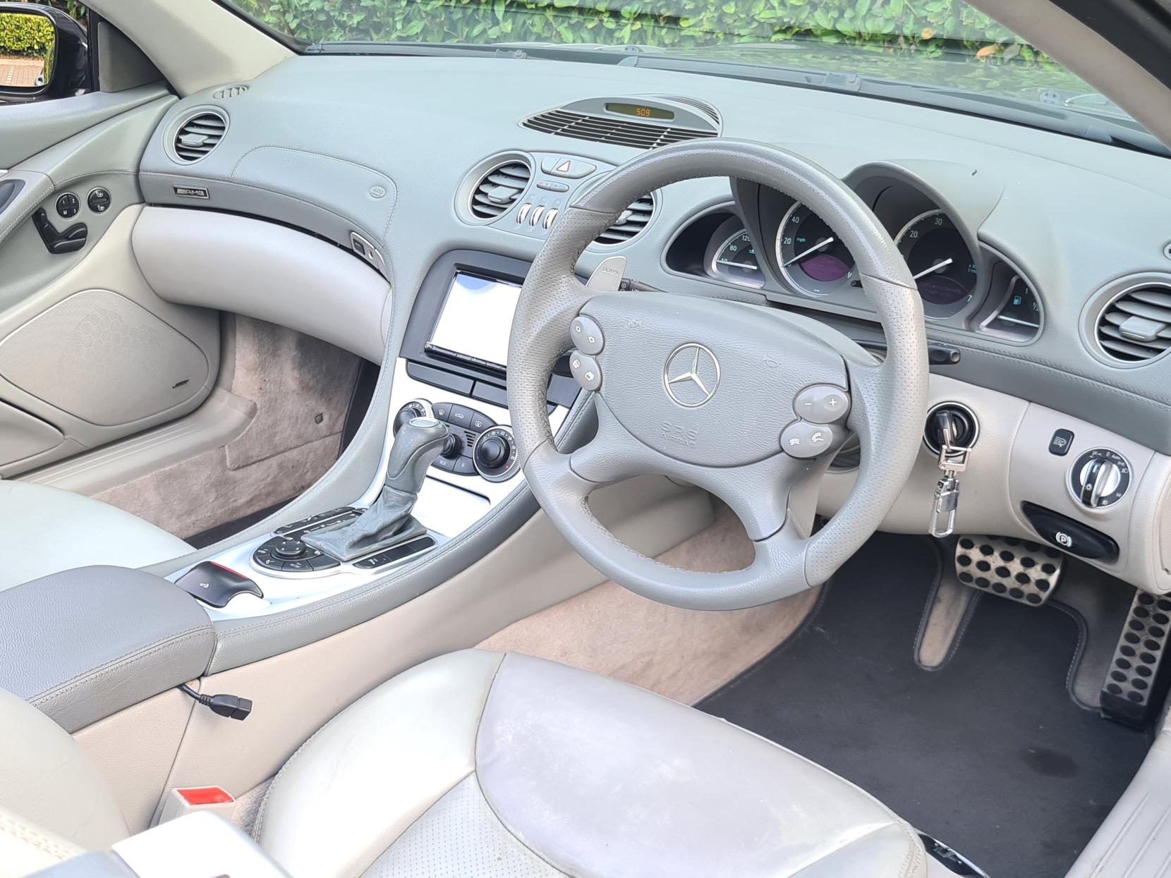 Mercedes-Benz SL 3.7 SL350 Convertible 2dr Petrol Automatic (281 g/km, 245 bhp)