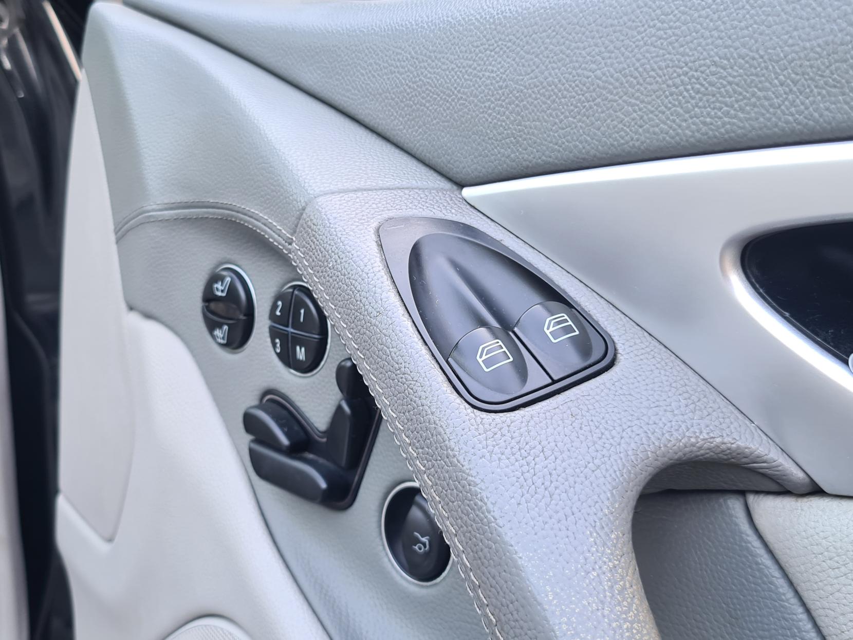 Mercedes-Benz SL 3.7 SL350 Convertible 2dr Petrol Automatic (281 g/km, 245 bhp)