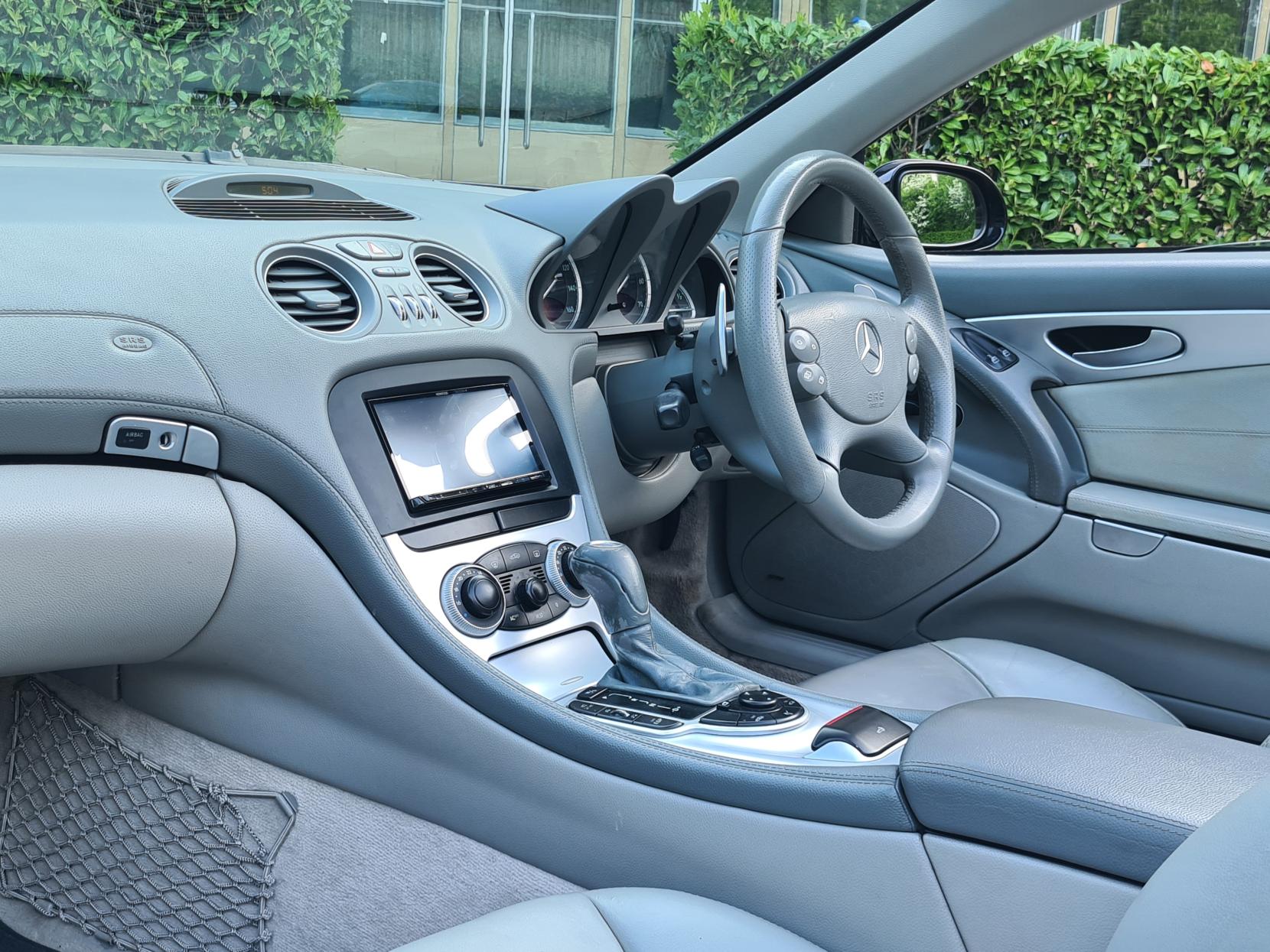 Mercedes-Benz SL 3.7 SL350 Convertible 2dr Petrol Automatic (281 g/km, 245 bhp)
