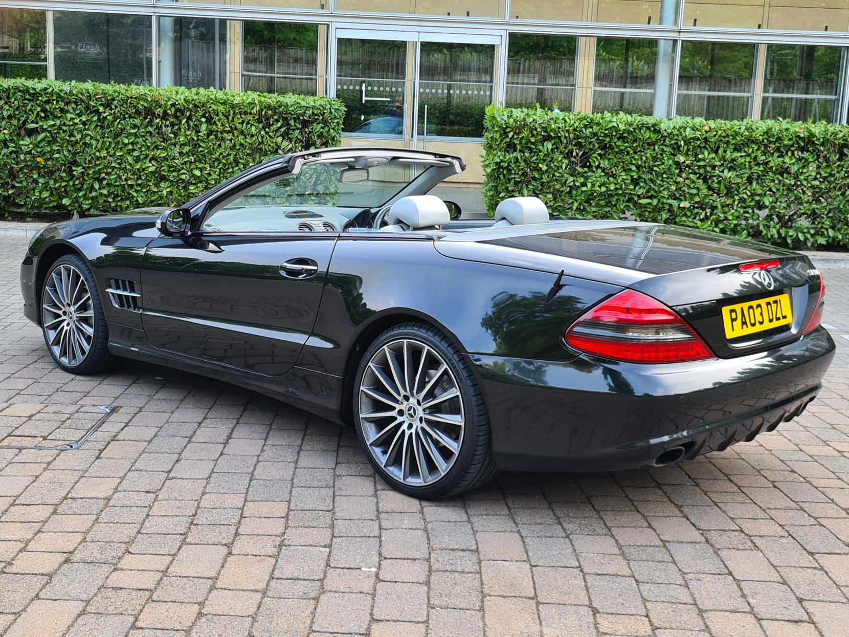 Mercedes-Benz SL 3.7 SL350 Convertible 2dr Petrol Automatic (281 g/km, 245 bhp)