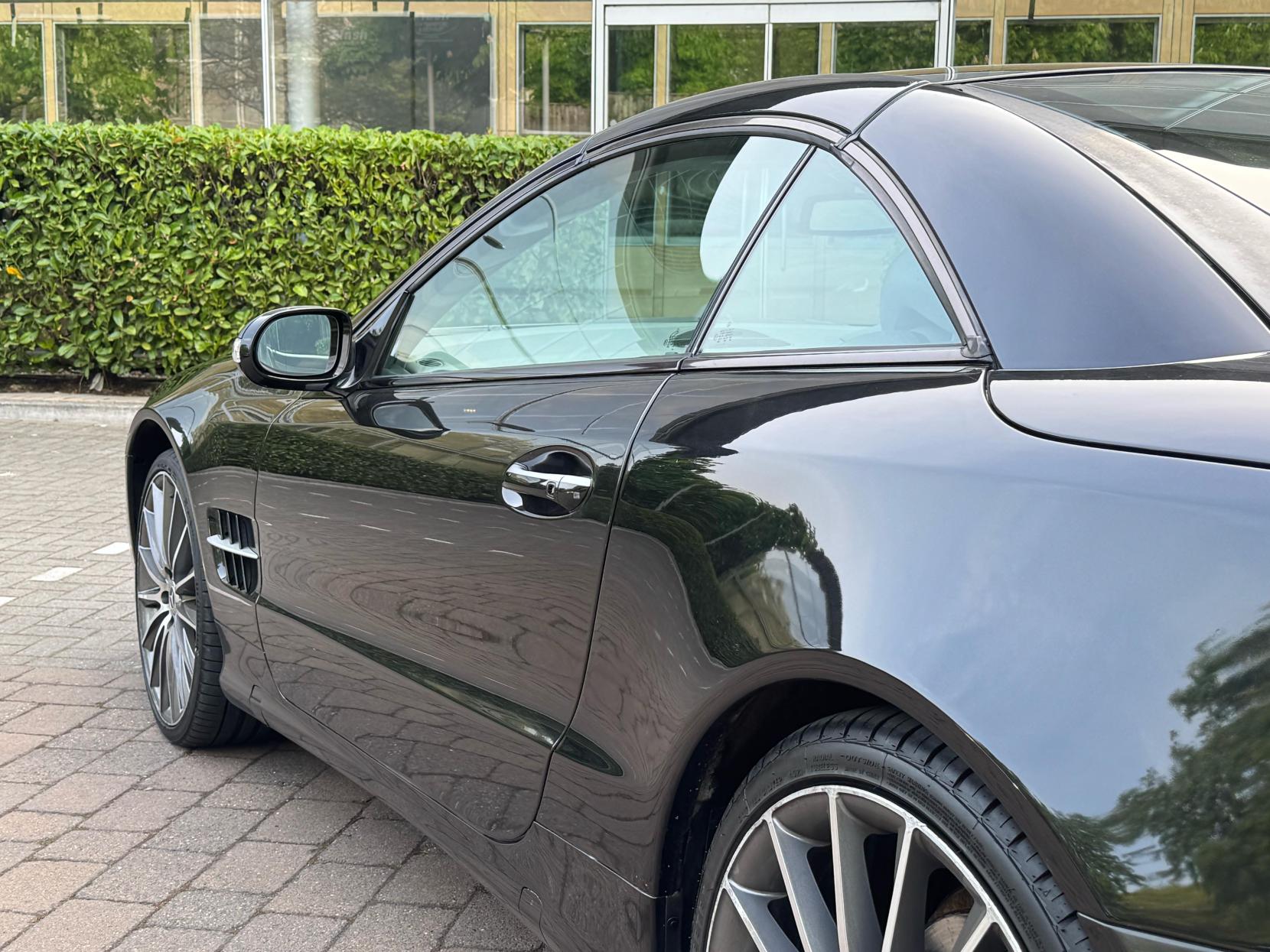 Mercedes-Benz SL 3.7 SL350 Convertible 2dr Petrol Automatic (281 g/km, 245 bhp)