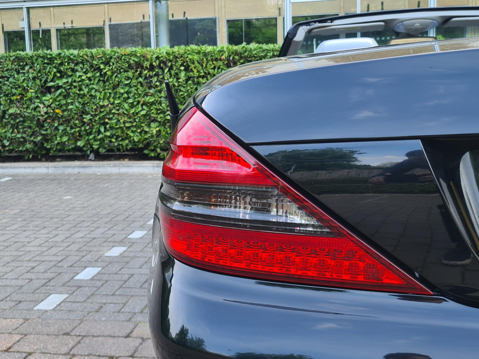 Mercedes-Benz SL 3.7 SL350 Convertible 2dr Petrol Automatic (281 g/km, 245 bhp)