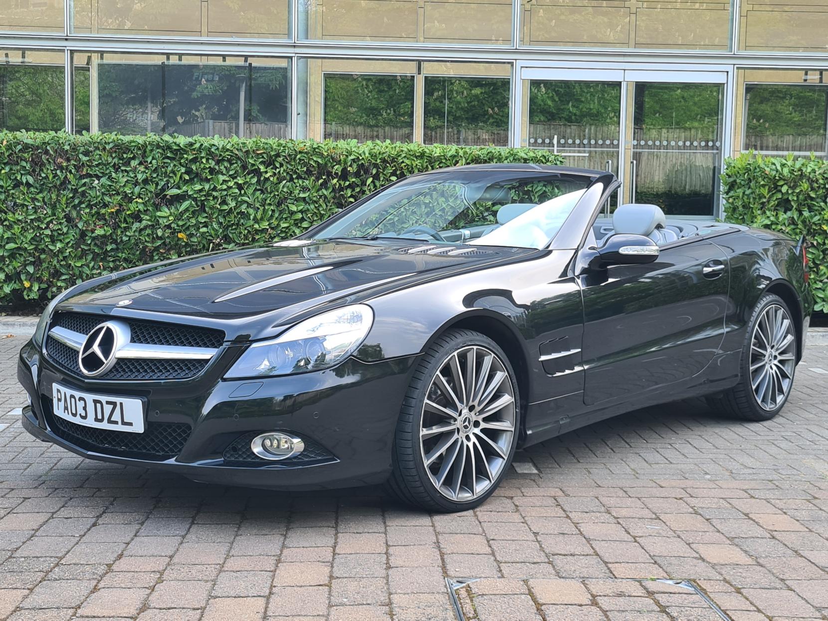Mercedes-Benz SL 3.7 SL350 Convertible 2dr Petrol Automatic (281 g/km, 245 bhp)