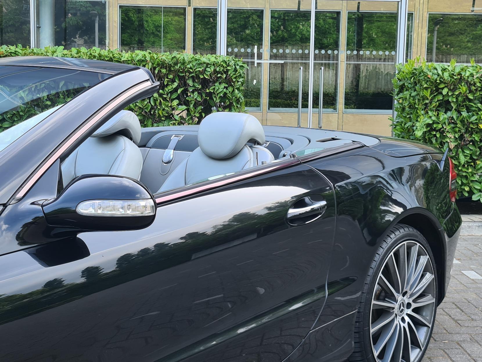 Mercedes-Benz SL 3.7 SL350 Convertible 2dr Petrol Automatic (281 g/km, 245 bhp)