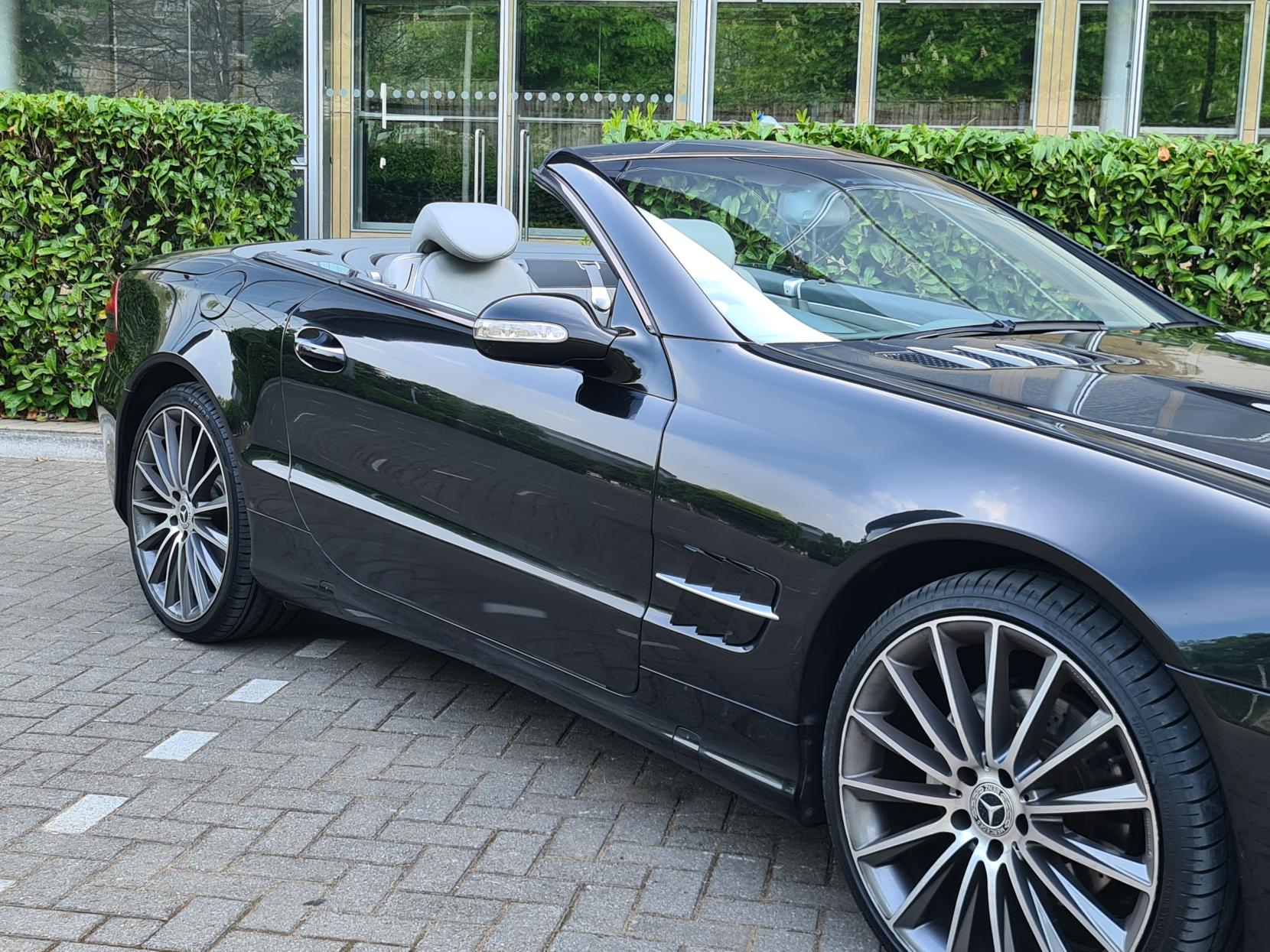 Mercedes-Benz SL 3.7 SL350 Convertible 2dr Petrol Automatic (281 g/km, 245 bhp)