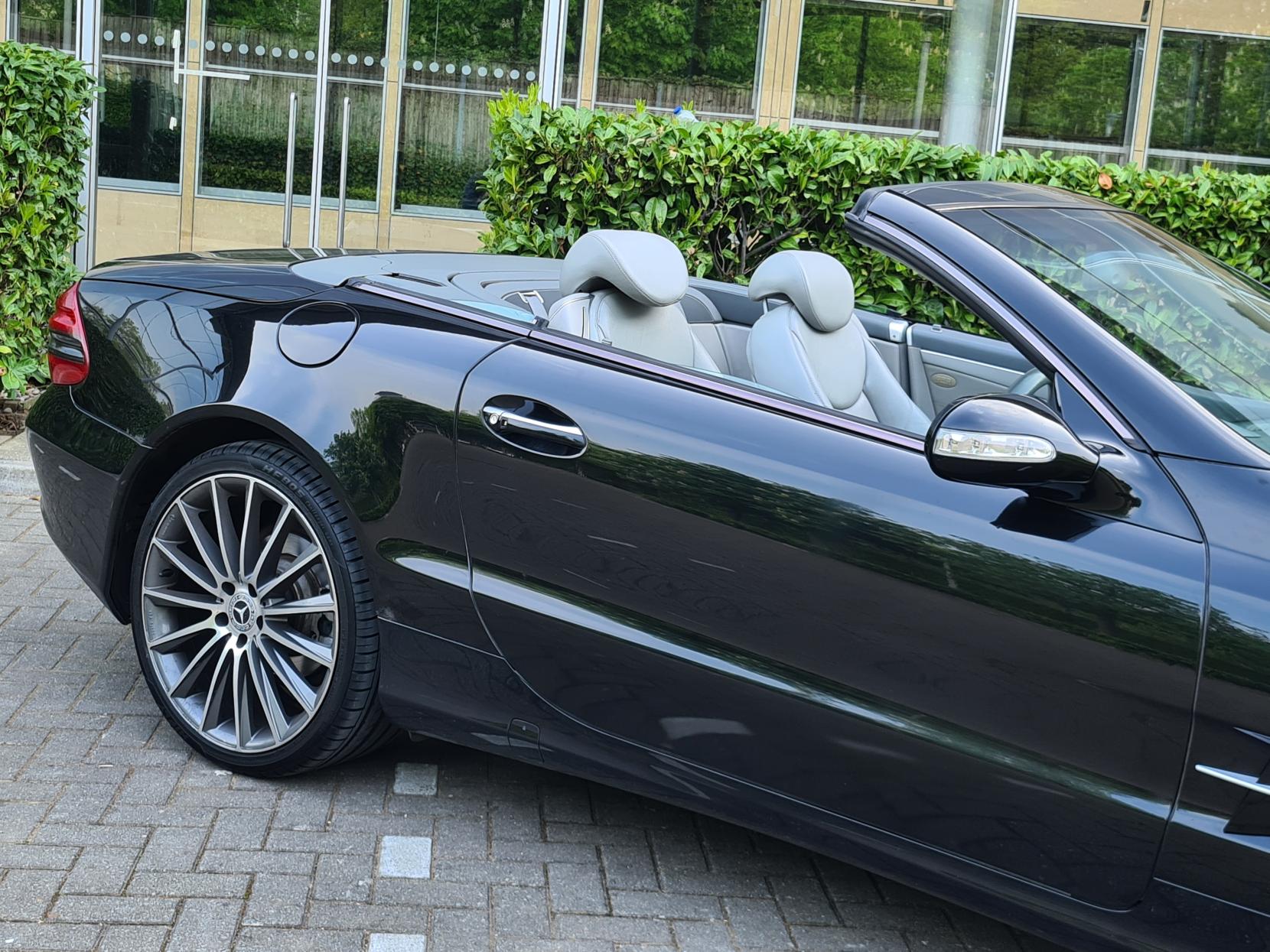Mercedes-Benz SL 3.7 SL350 Convertible 2dr Petrol Automatic (281 g/km, 245 bhp)