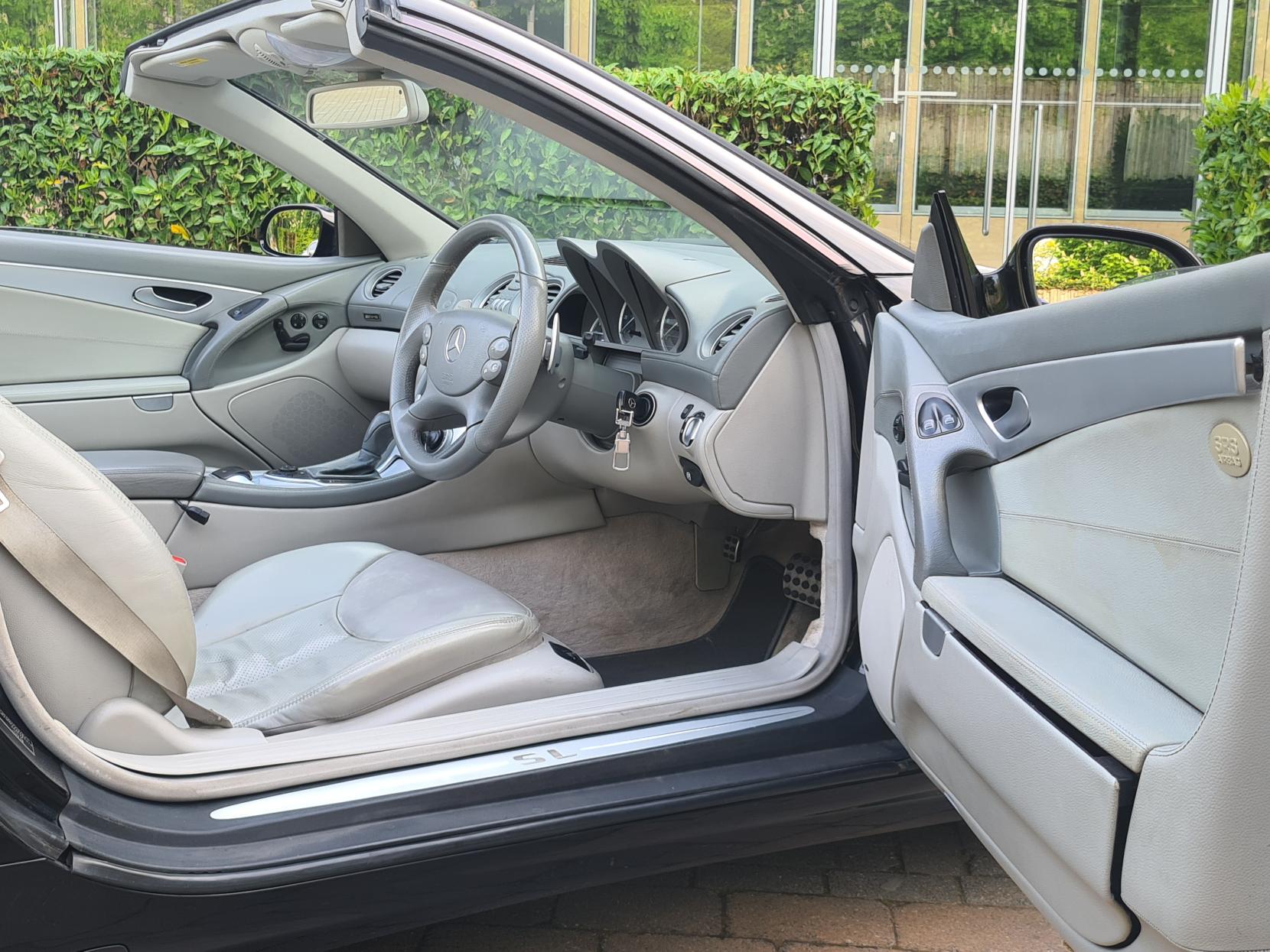 Mercedes-Benz SL 3.7 SL350 Convertible 2dr Petrol Automatic (281 g/km, 245 bhp)